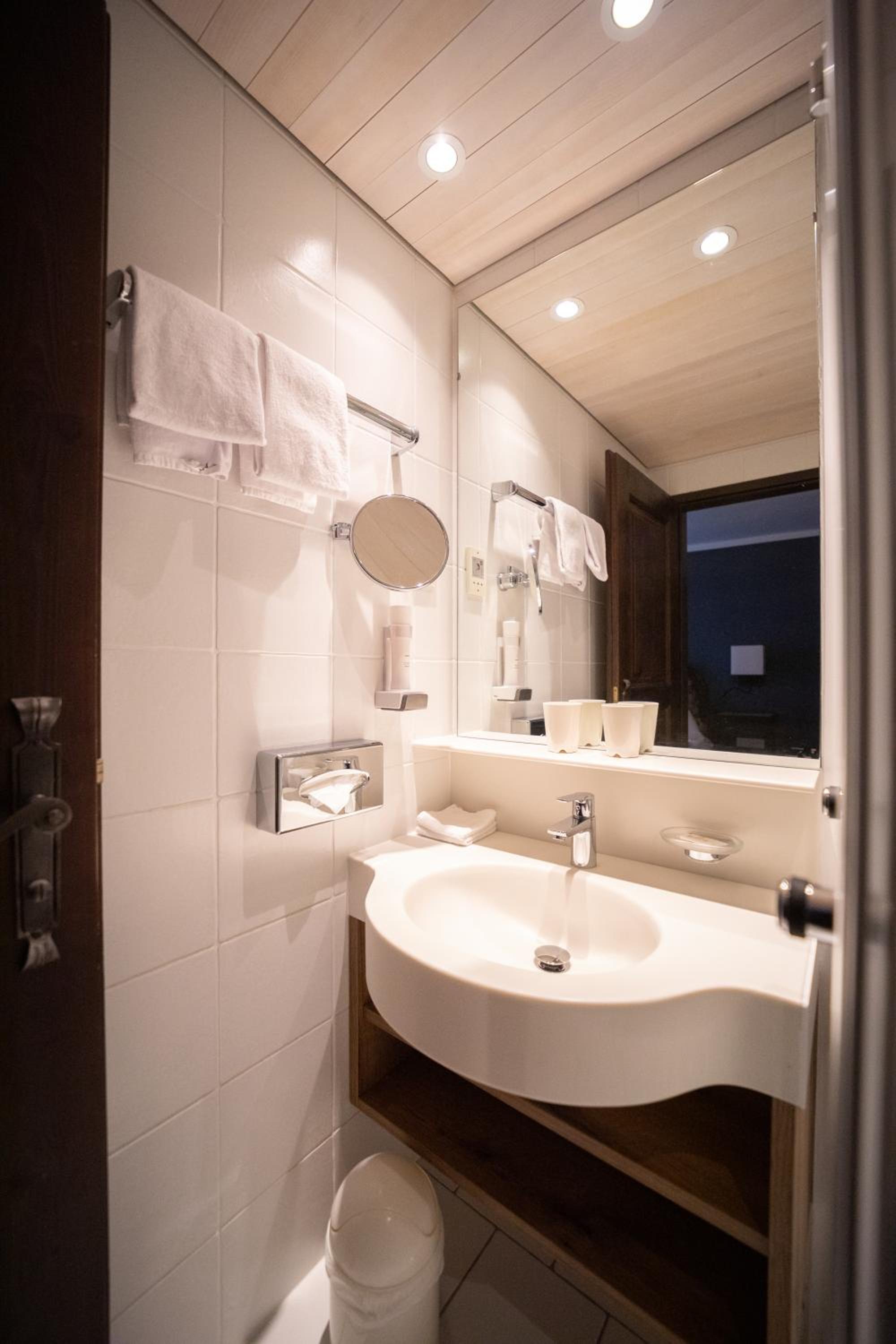 Small Double Room - Photo 4