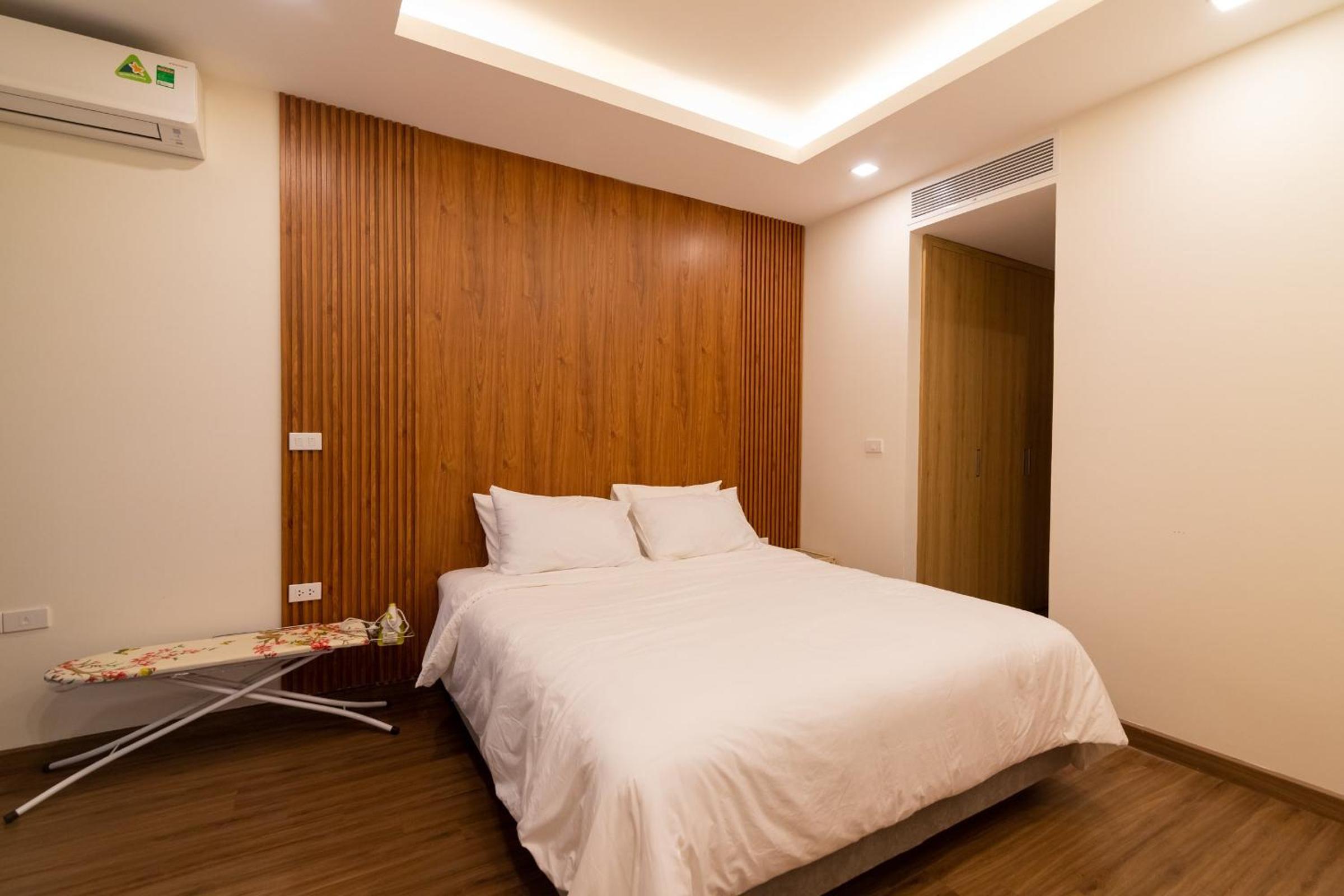 Two-Bedroom Apartment - Photo 2