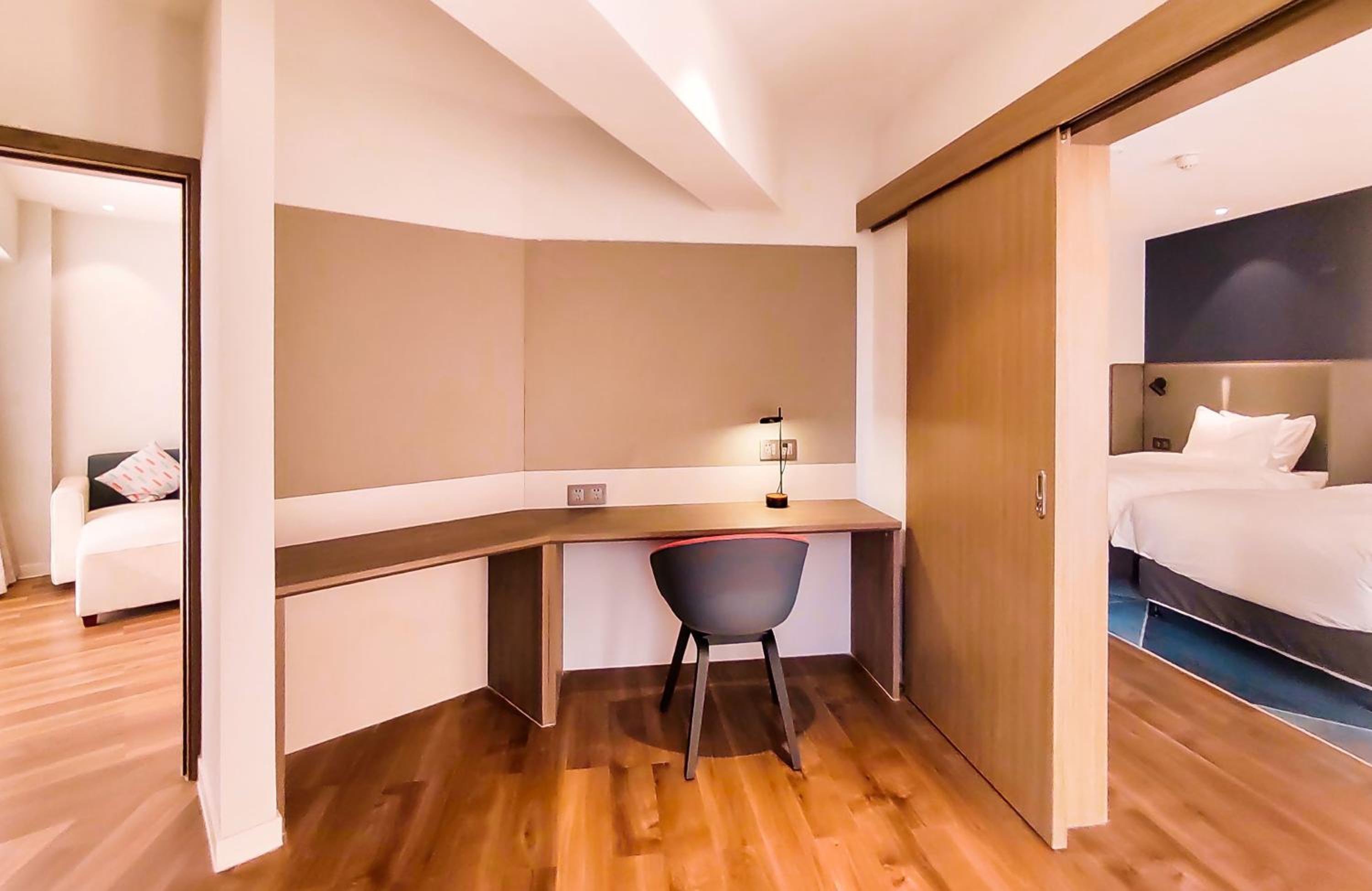 One-Bedroom King Suite - Photo 6