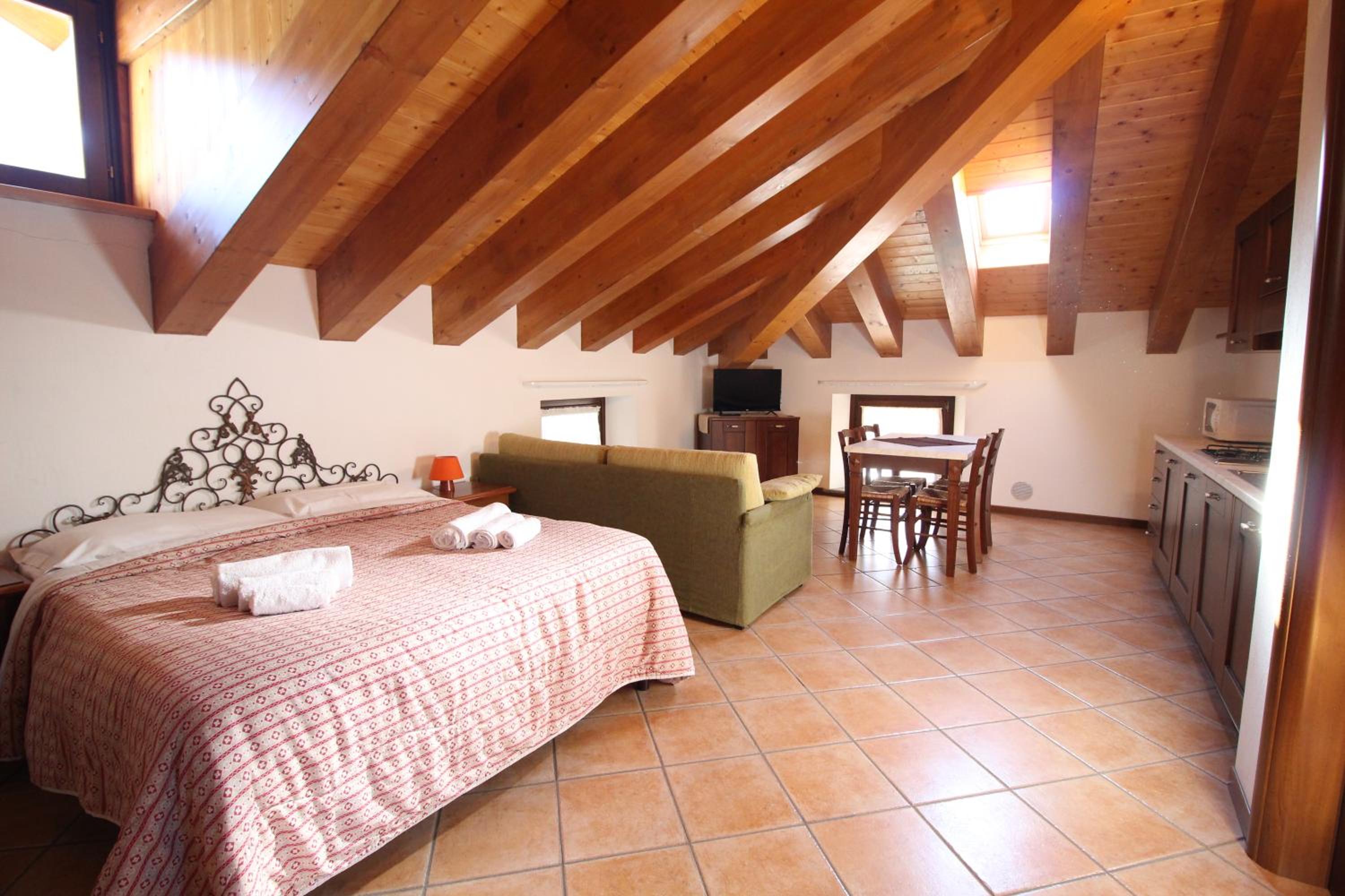 One-Bedroom Apartment