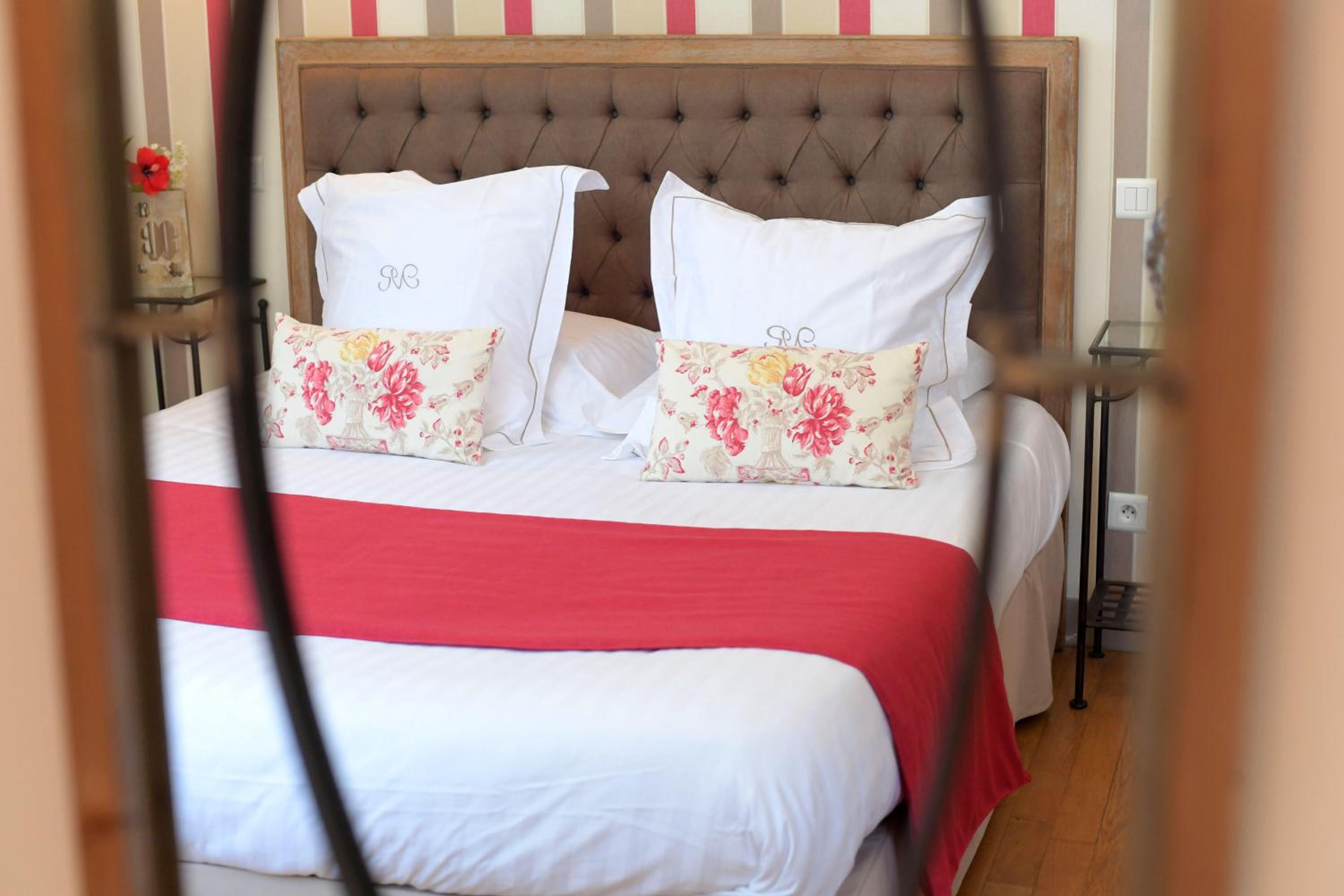 Classic Double Room - Photo 17