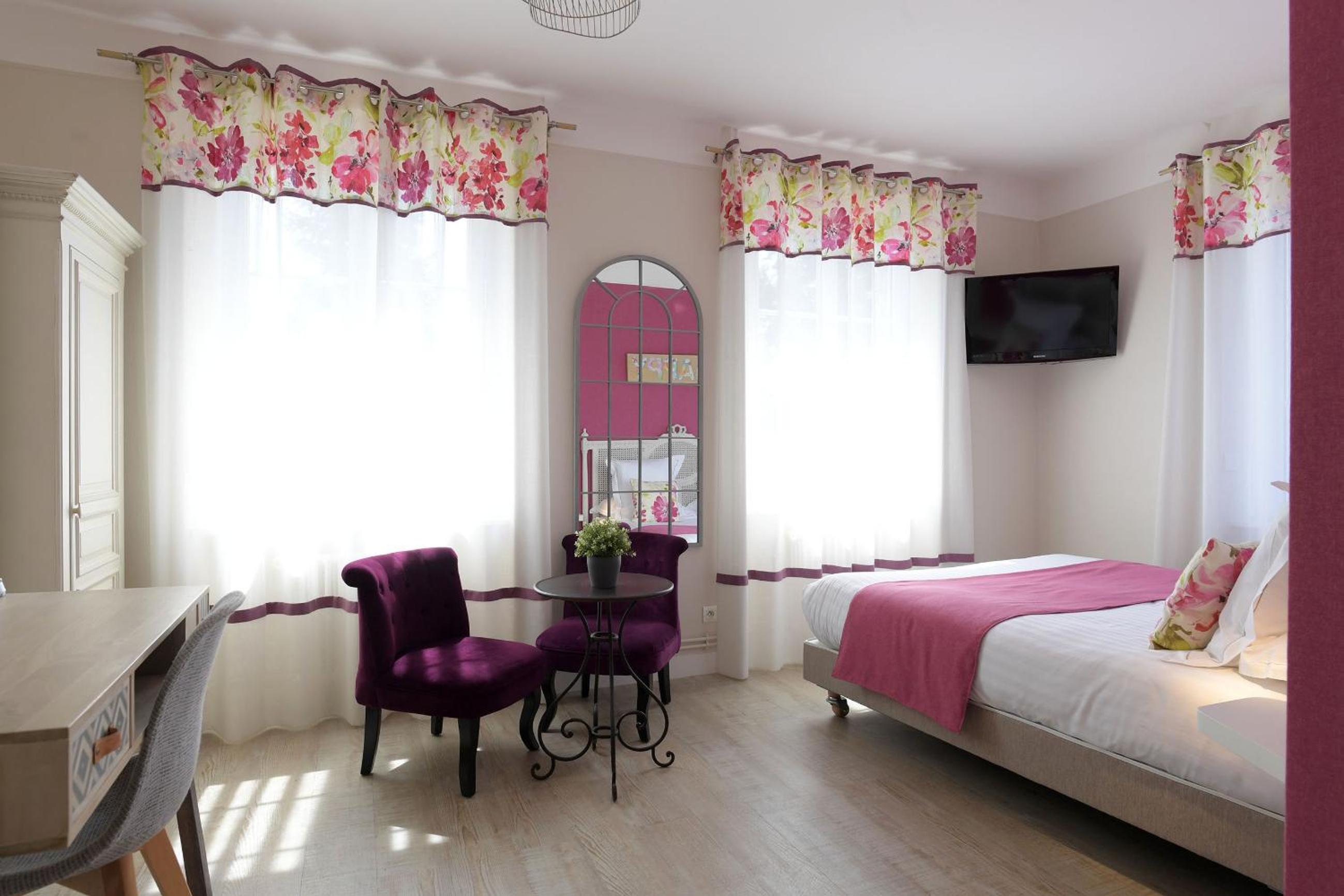 Classic Double Room - Photo 13