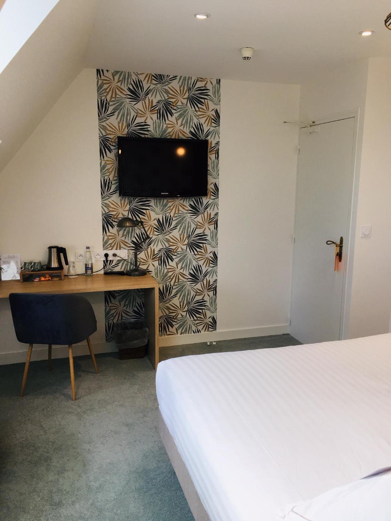 Standard Double Room - Photo 2