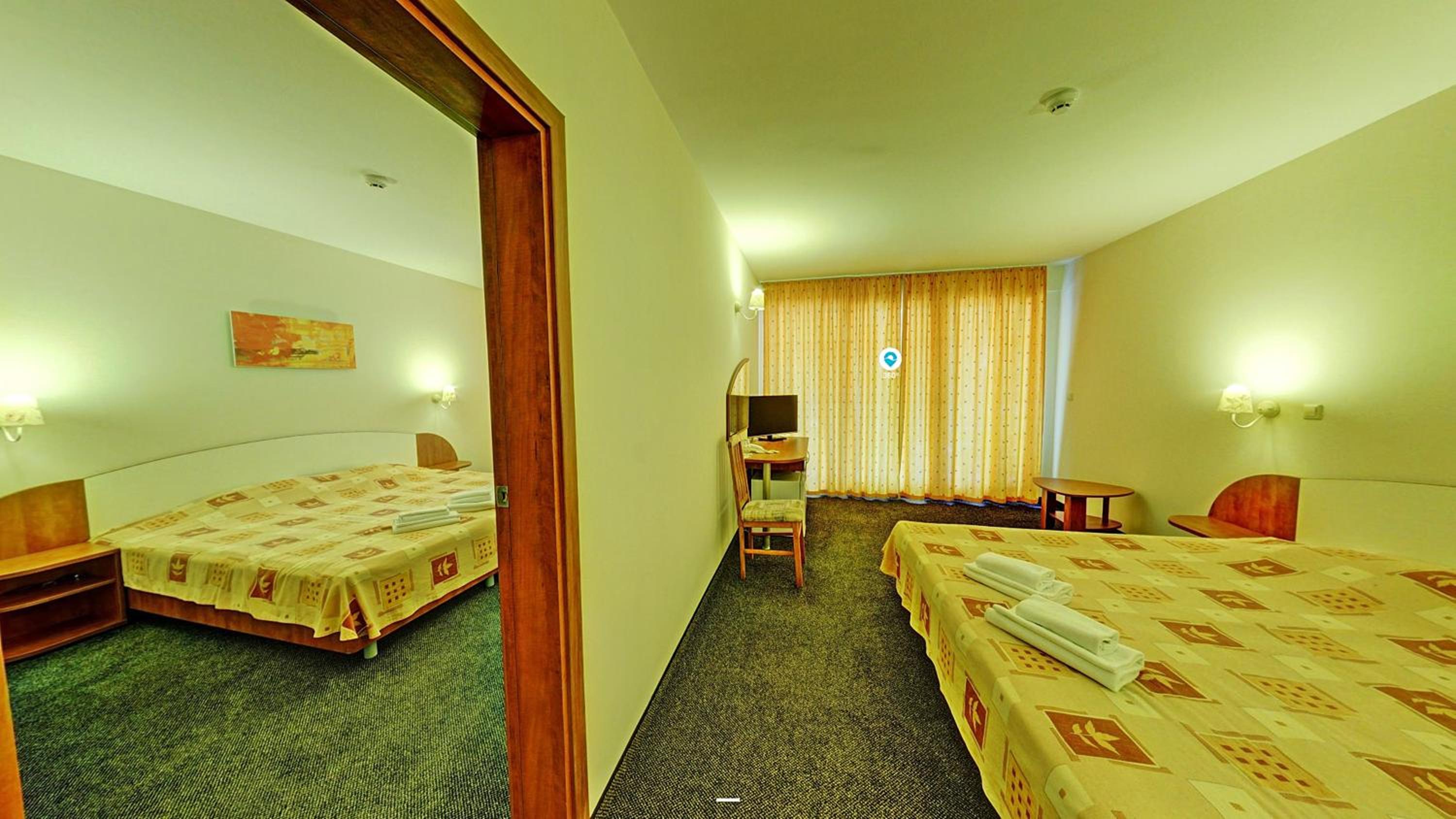 Double or Twin Room with Balcony photo 3