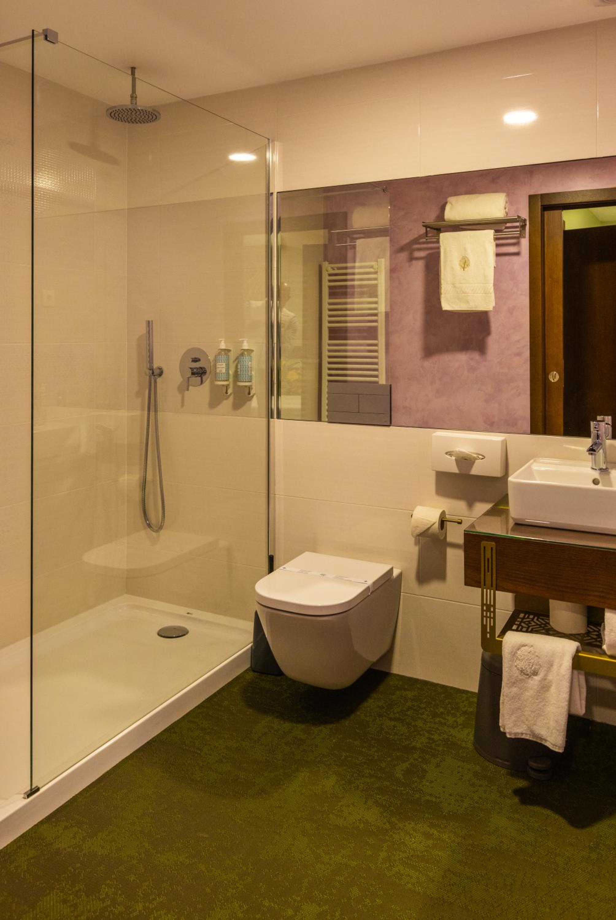 Standard Double Room - Photo 2