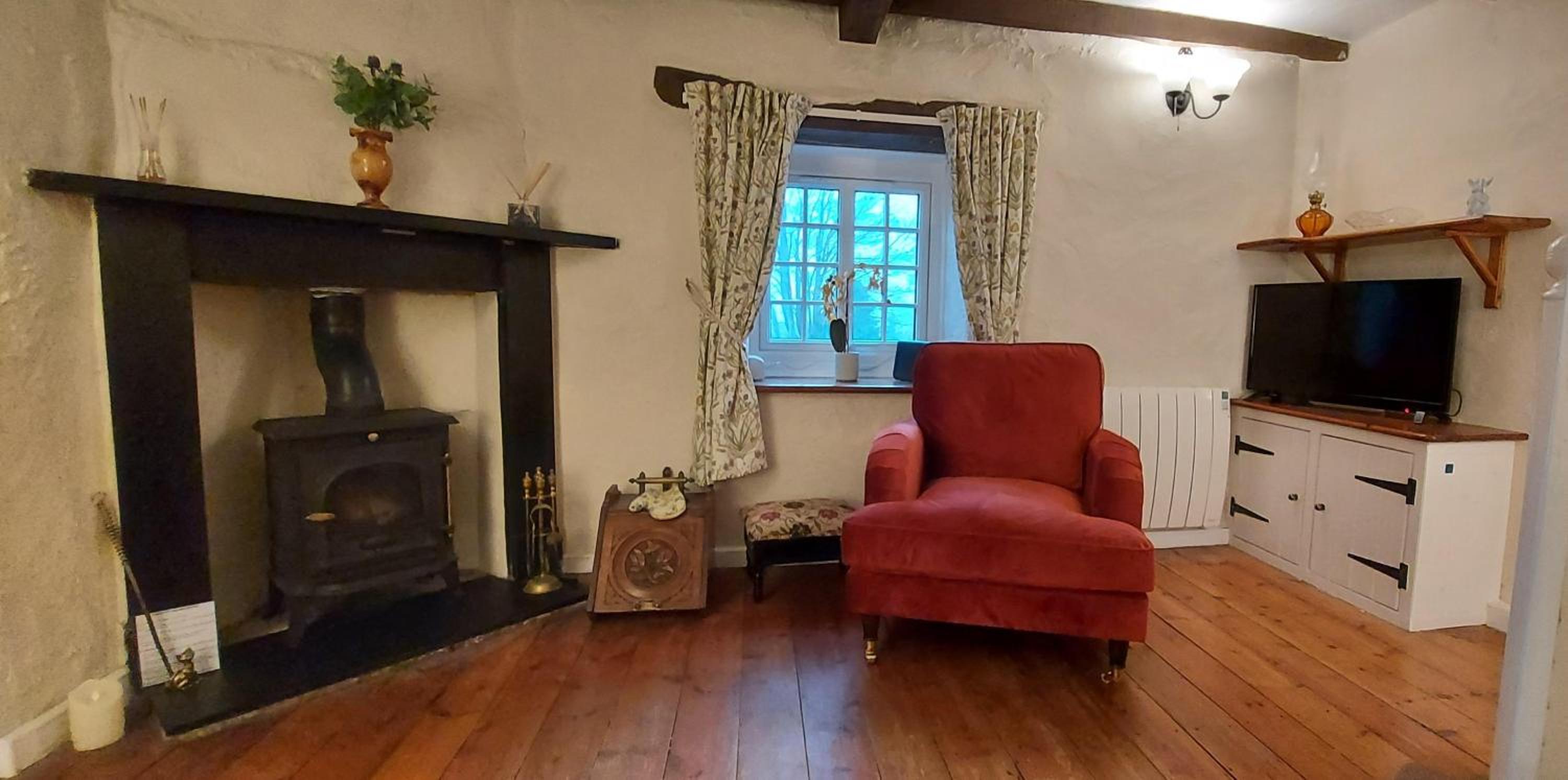One-Bedroom House - Photo 1