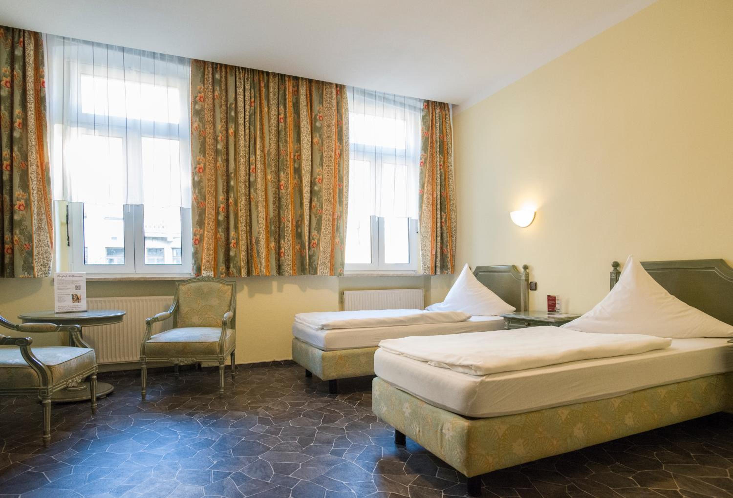 Double Room - Photo 9