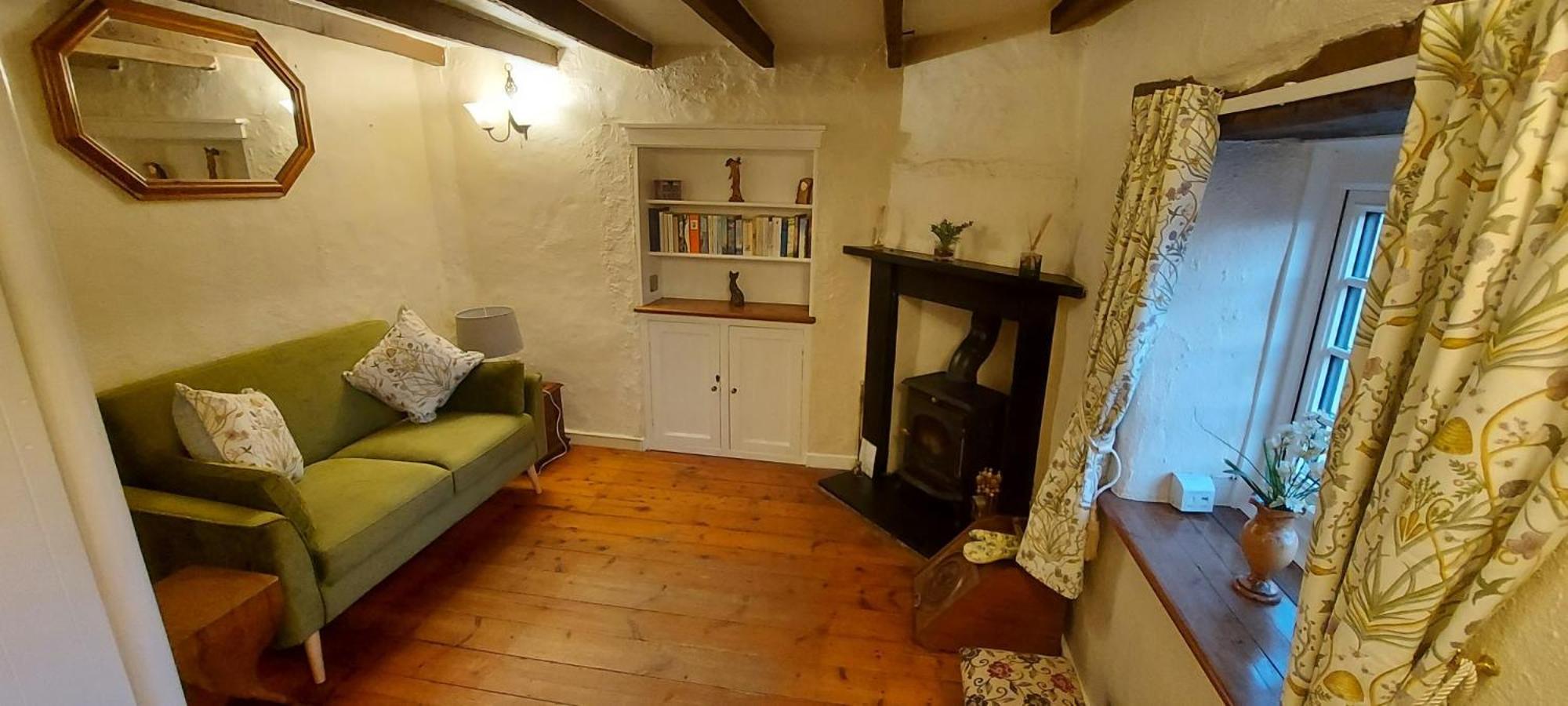 One-Bedroom House - Photo 6