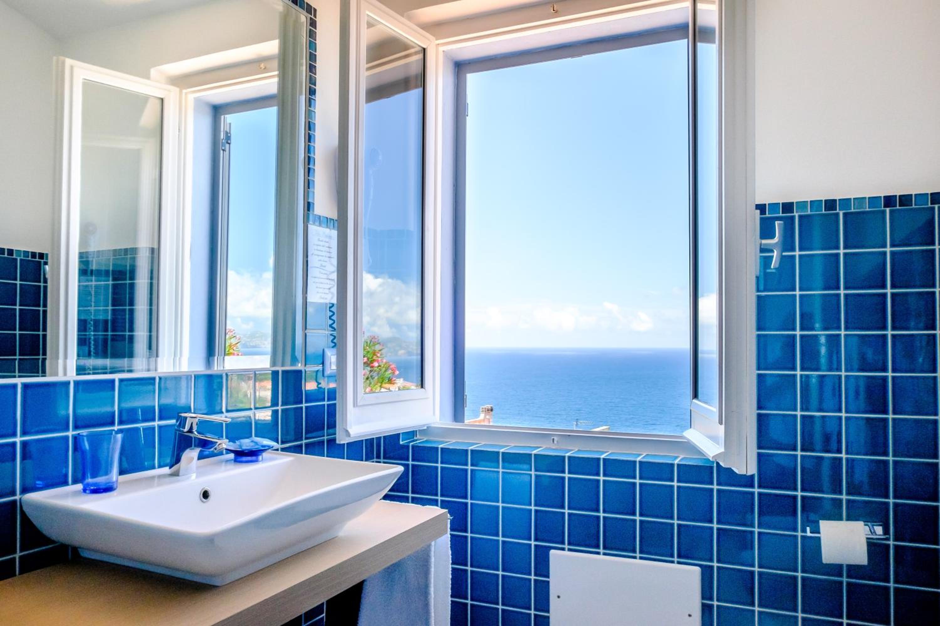 Superior Double or Twin Room with Sea View photo 2
