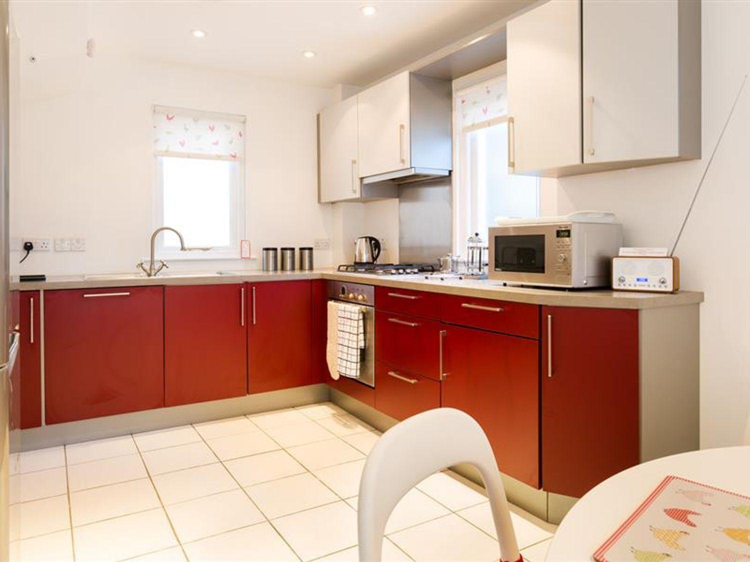 Three-Bedroom House - Photo 3
