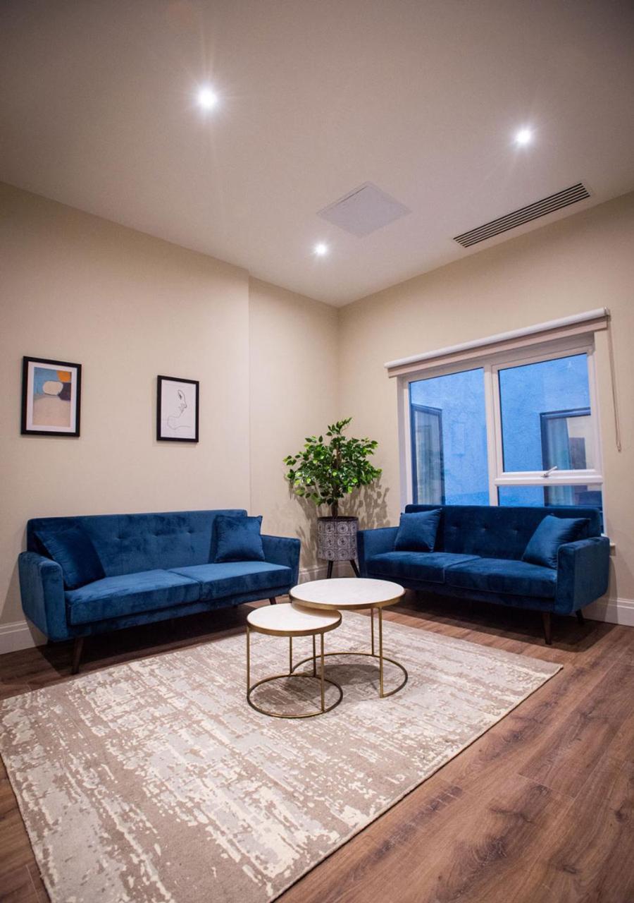 Two-Bedroom Apartment - Photo 2