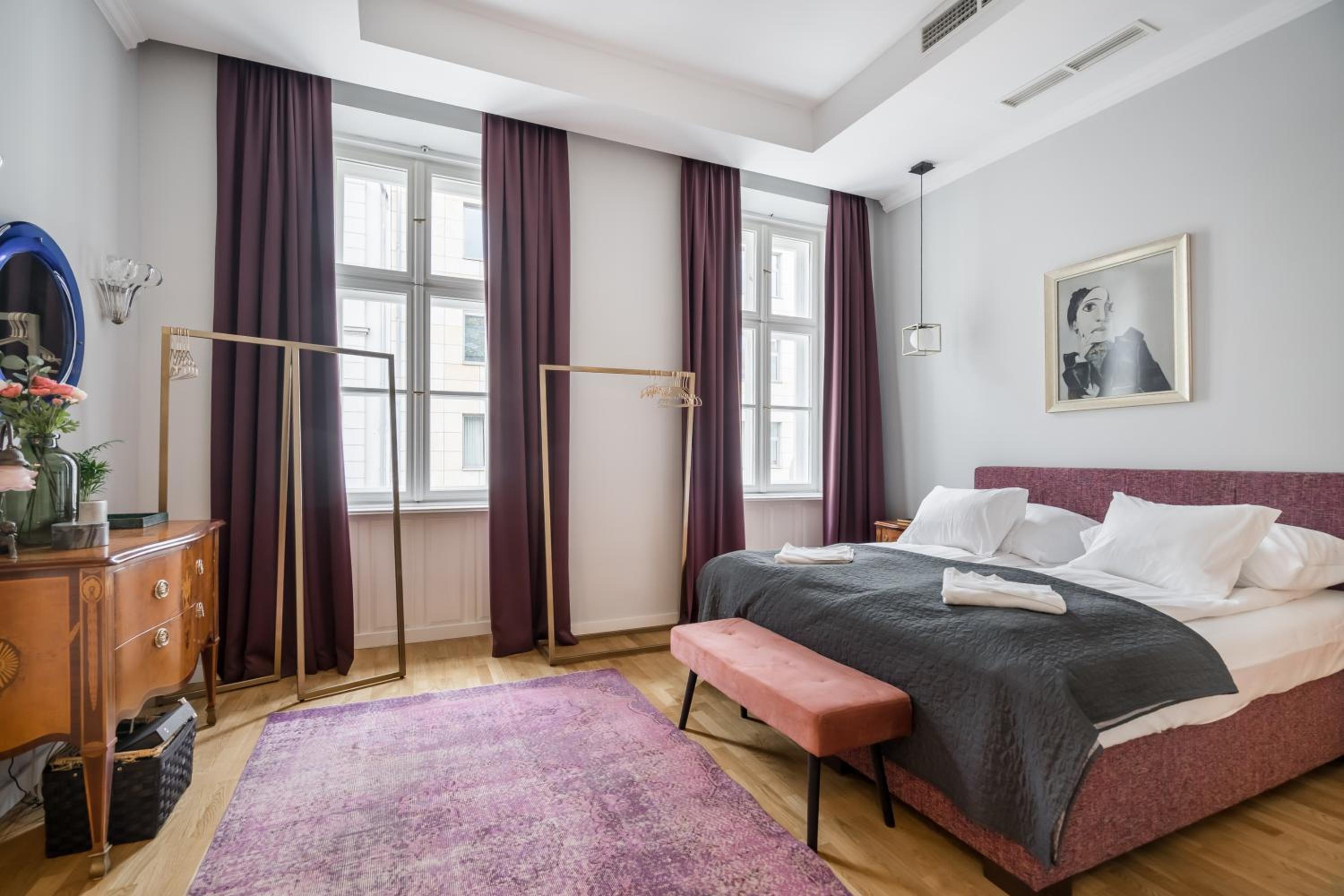 Three-Bedroom Apartment - Photo 19