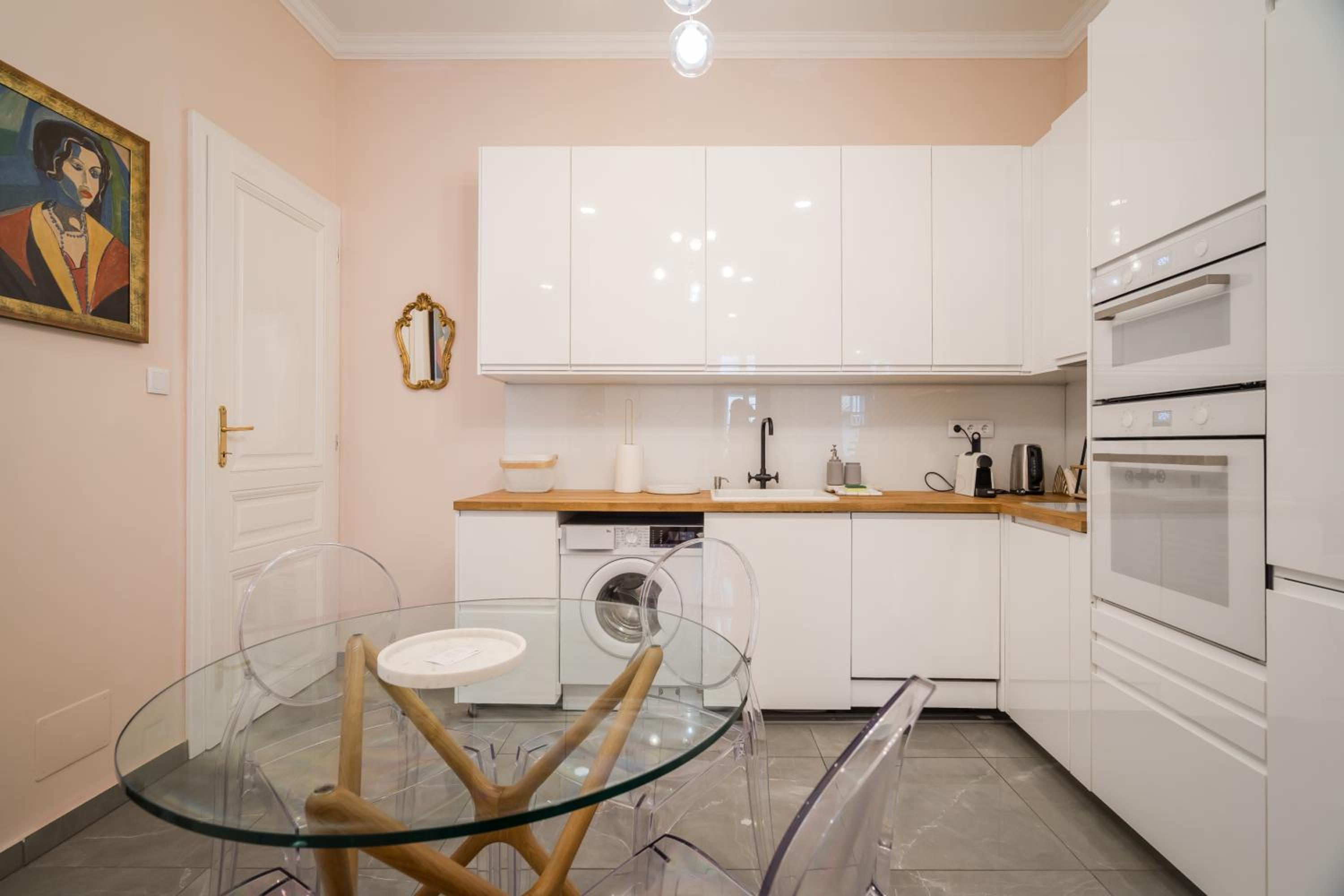 Three-Bedroom Apartment - Photo 26