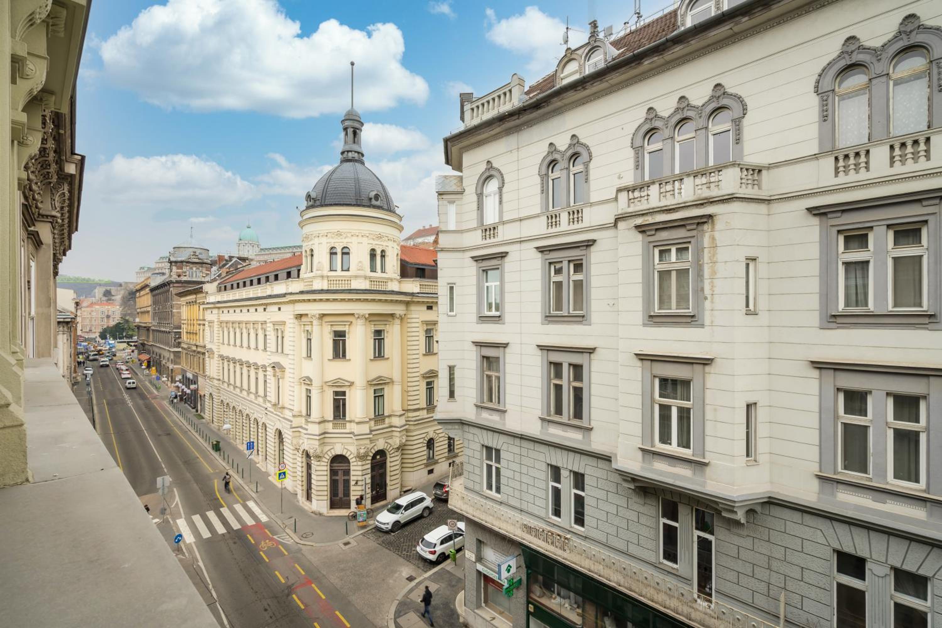 Three-Bedroom Apartment - Photo 29