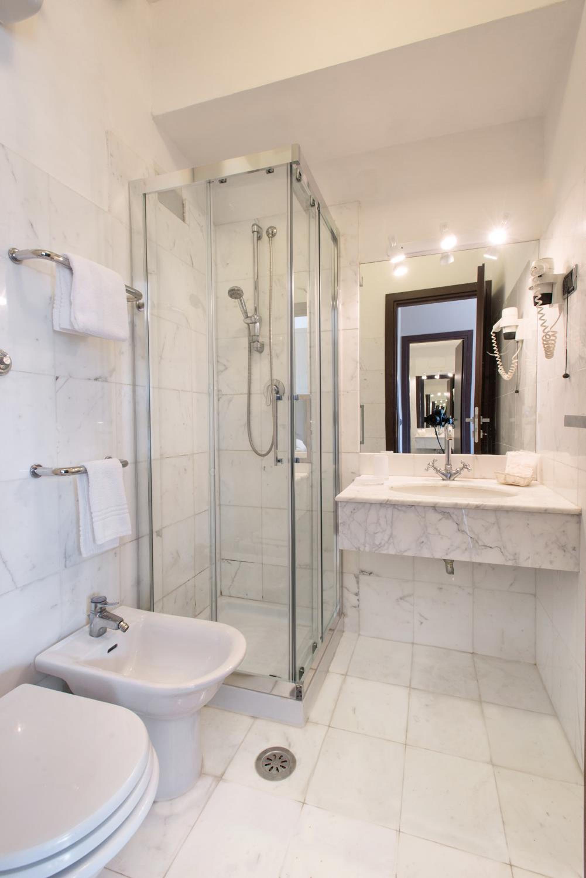 Deluxe Double Room with Balcony and Spa Access - Photo 3