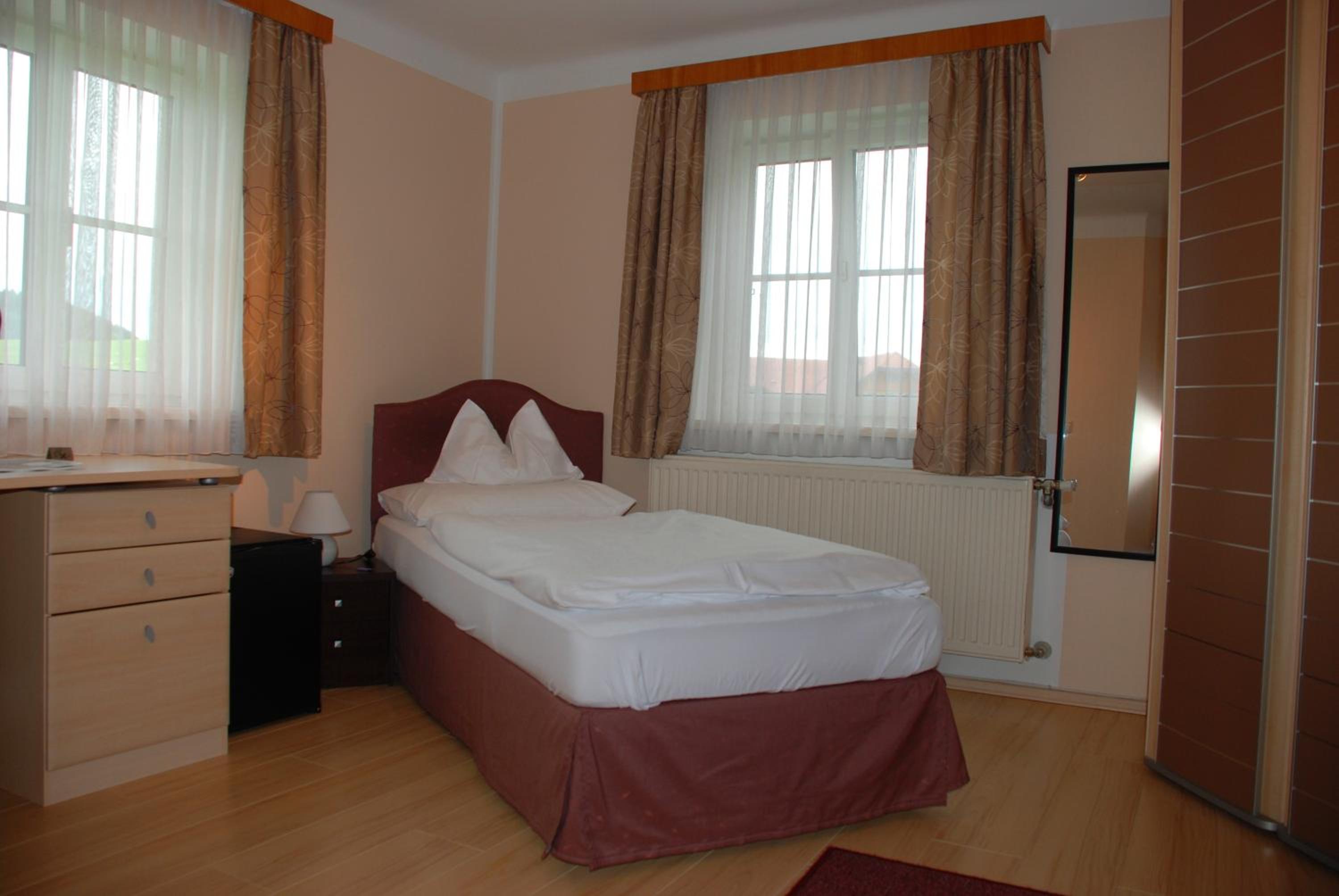 Single Room photo 1
