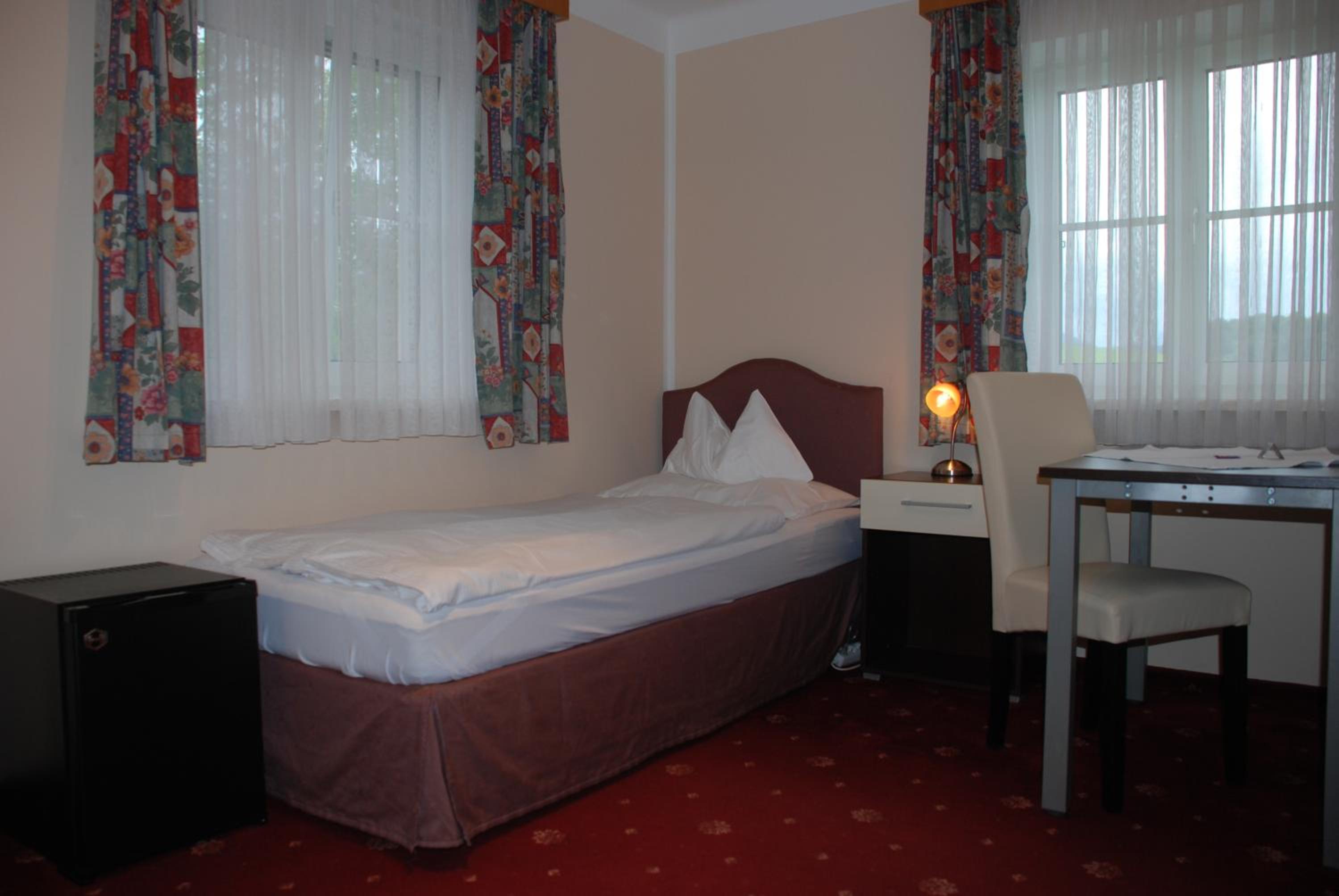 Single Room photo 3