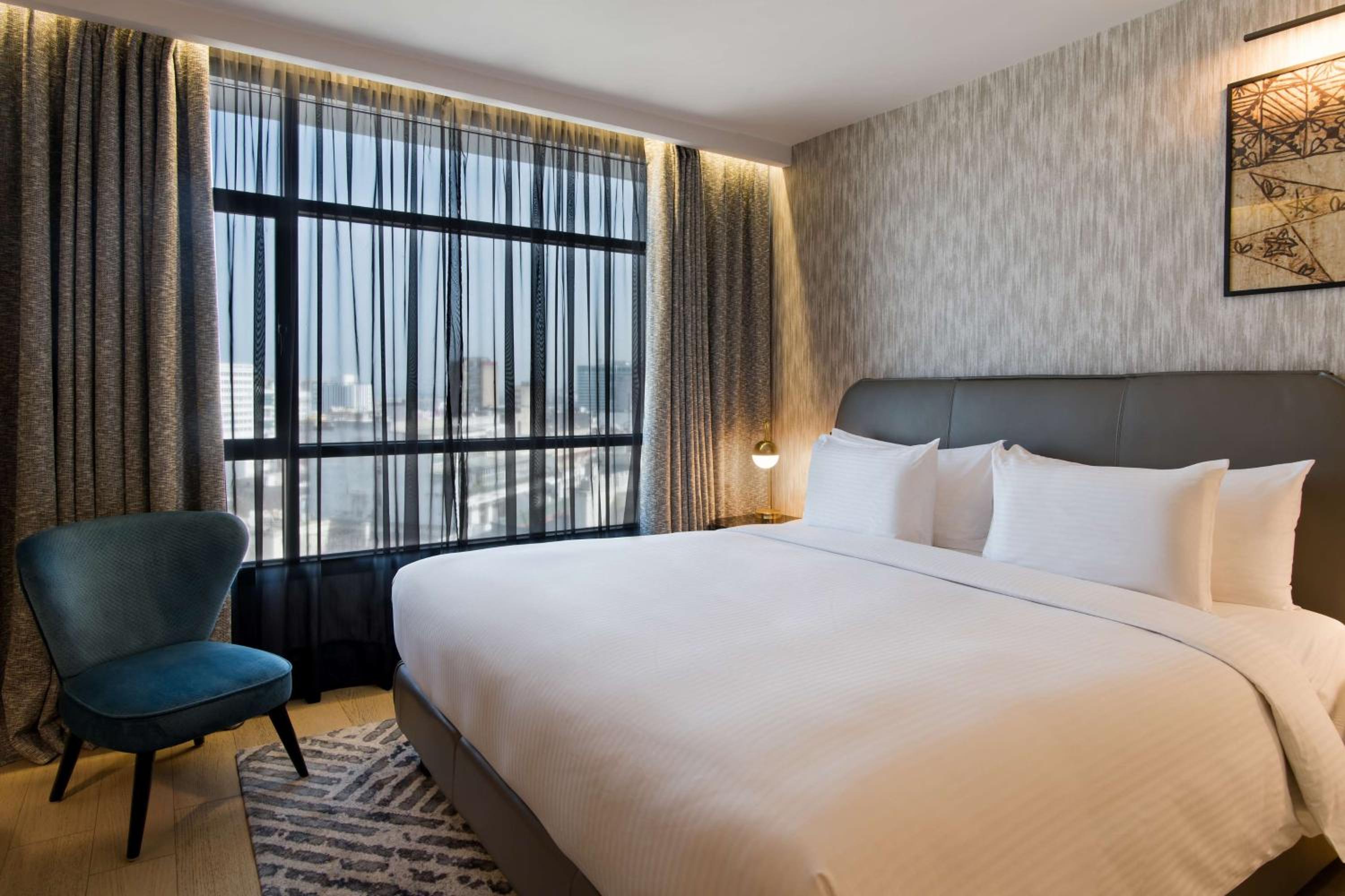 Superior Room Skyline - Photo 4