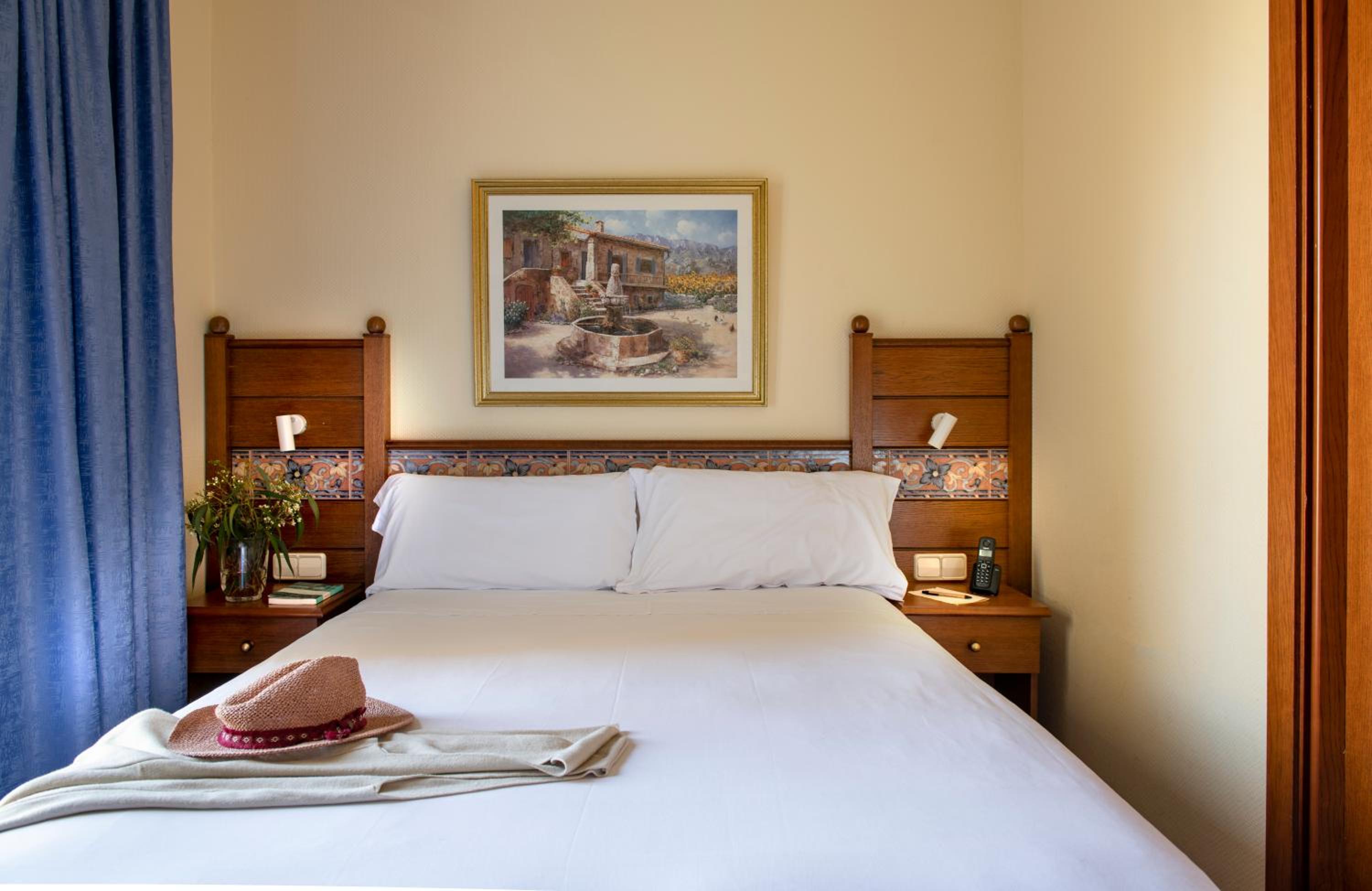Standard Double Room - Photo 3