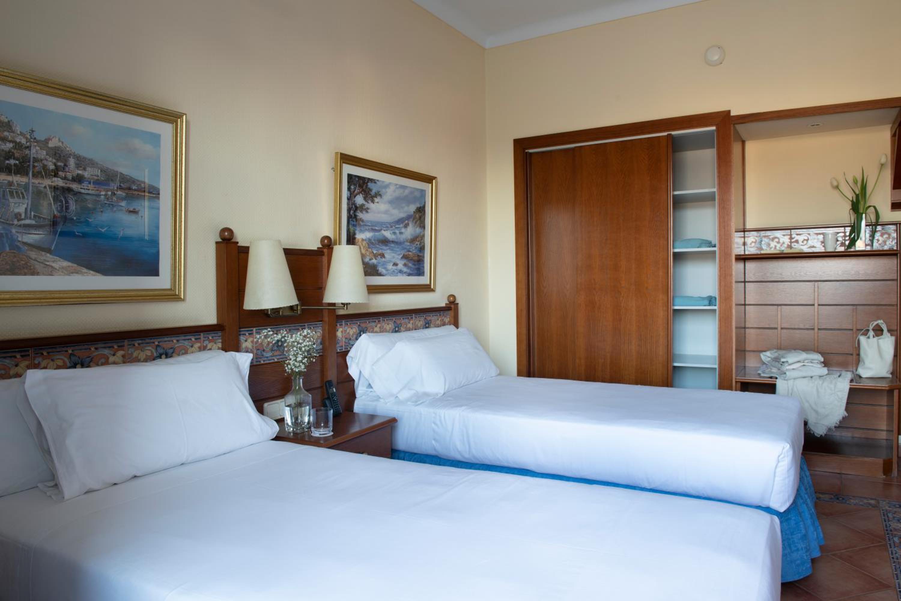 Standard Double Room - Photo 2