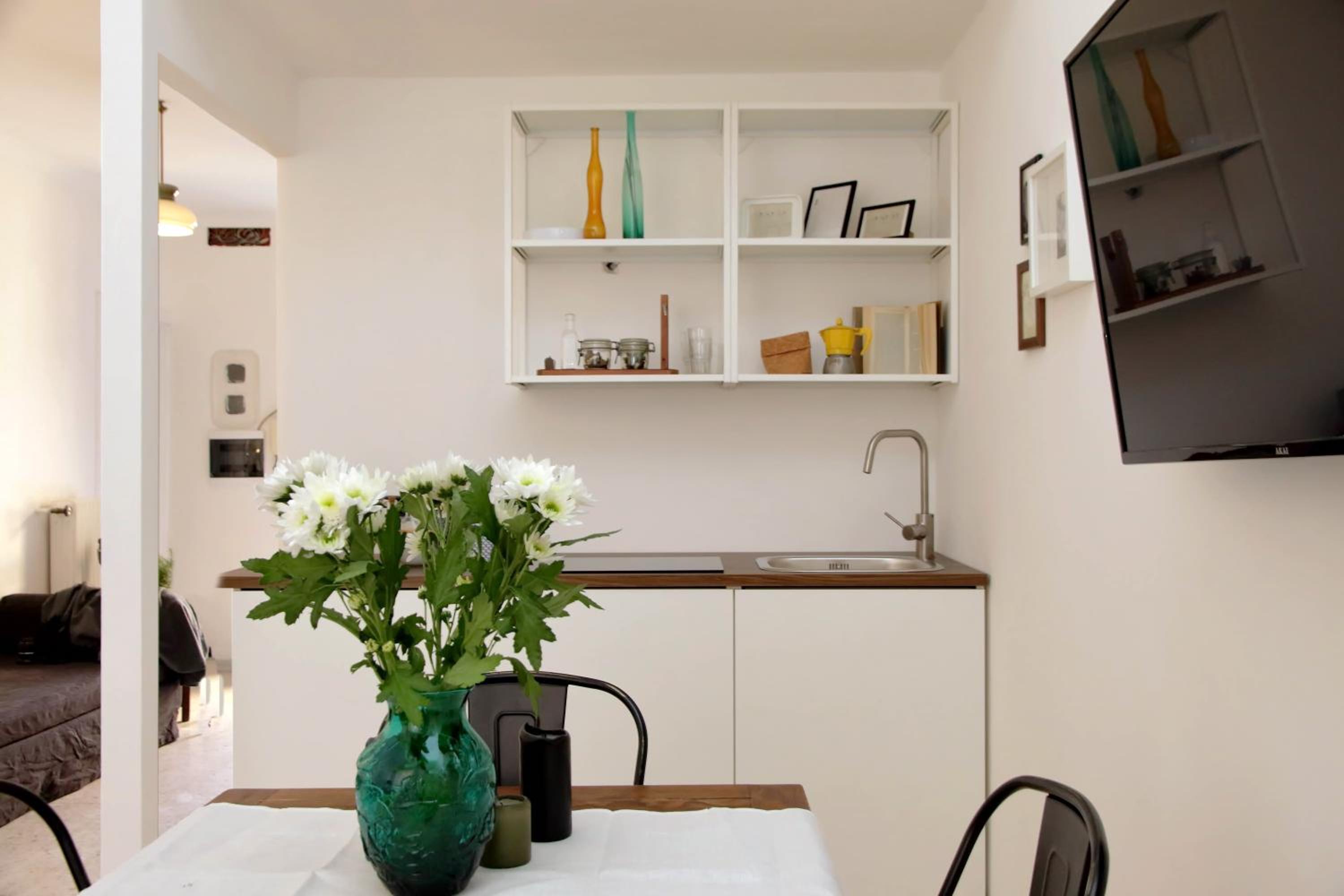 One-Bedroom Apartment photo 2