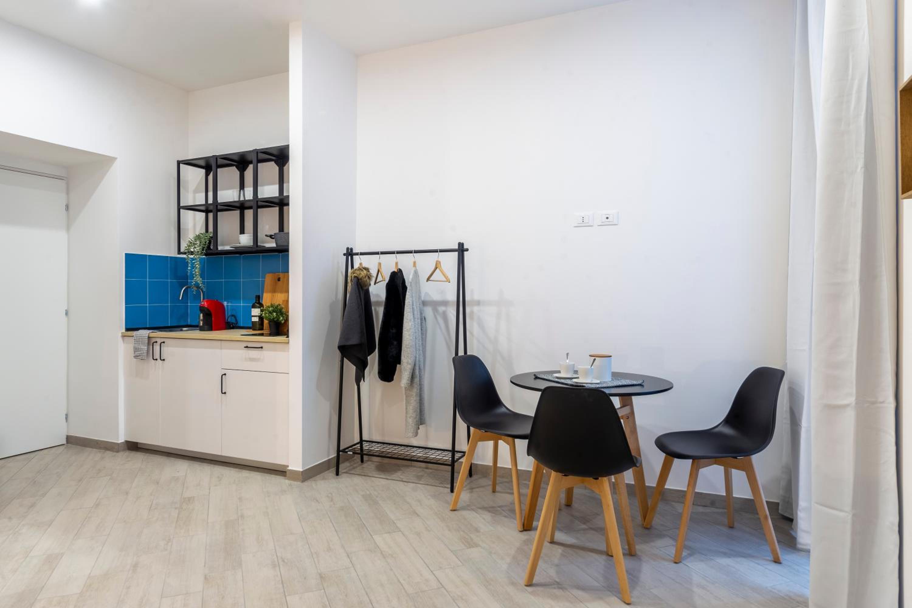 One-Bedroom Apartment - Photo 6