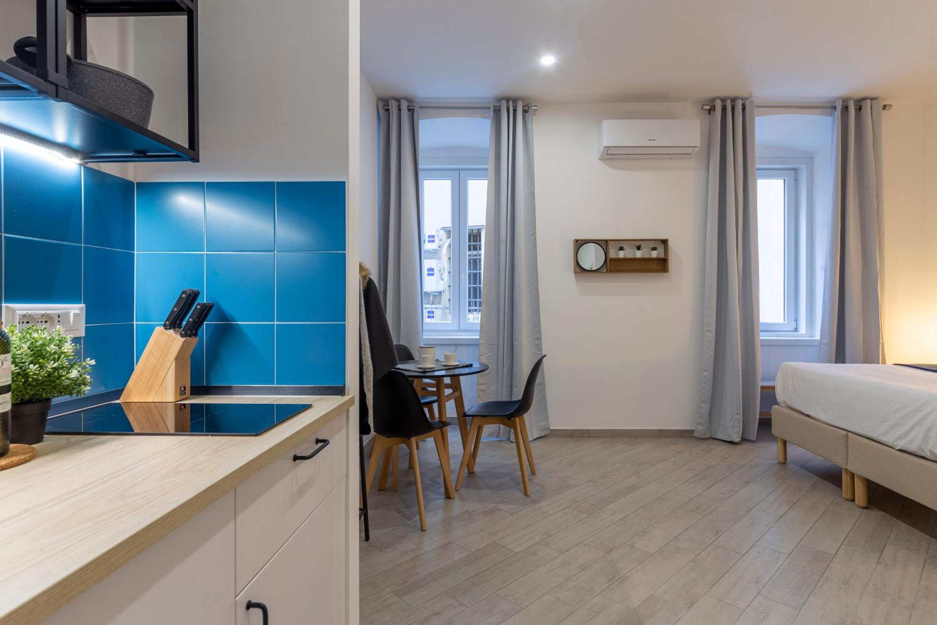 One-Bedroom Apartment - Photo 8