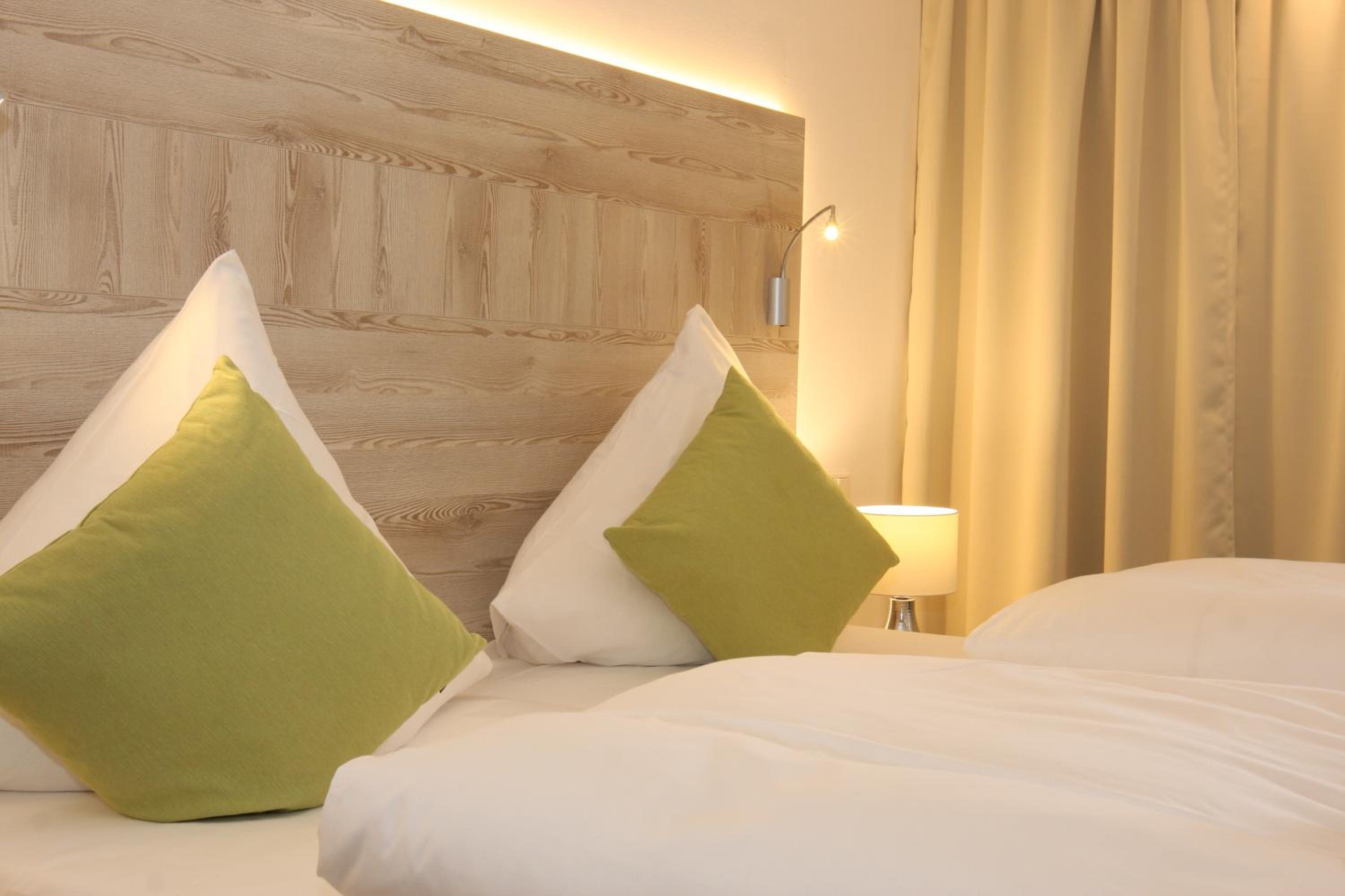 Superior Double Room with Inner Courtyard View - Photo 8