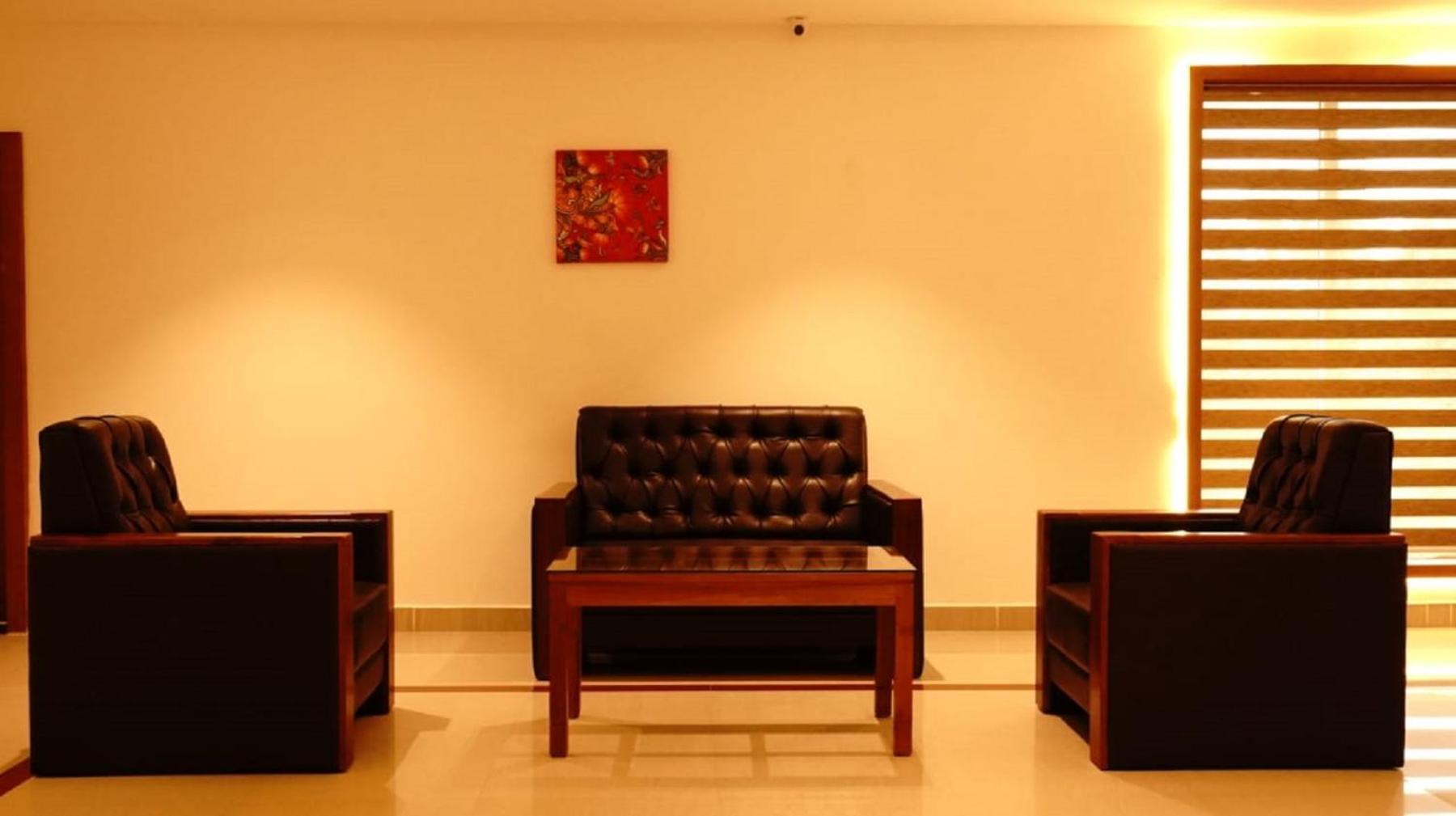 Deluxe Room - Photo 6