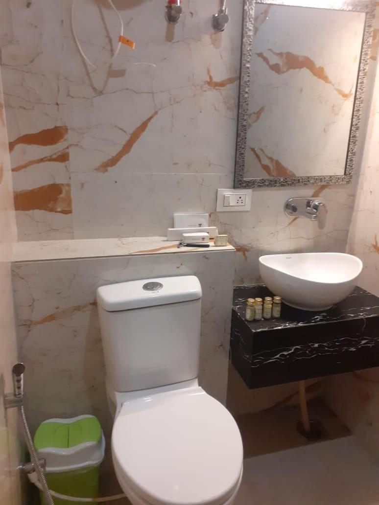 Executive Suite - Photo 4