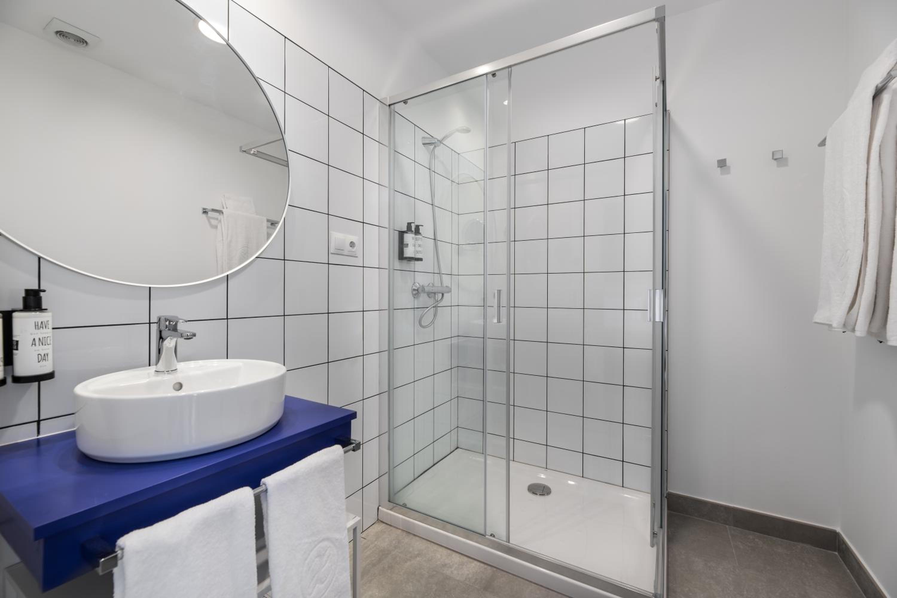 Deluxe Double Room with Balcony - Photo 2