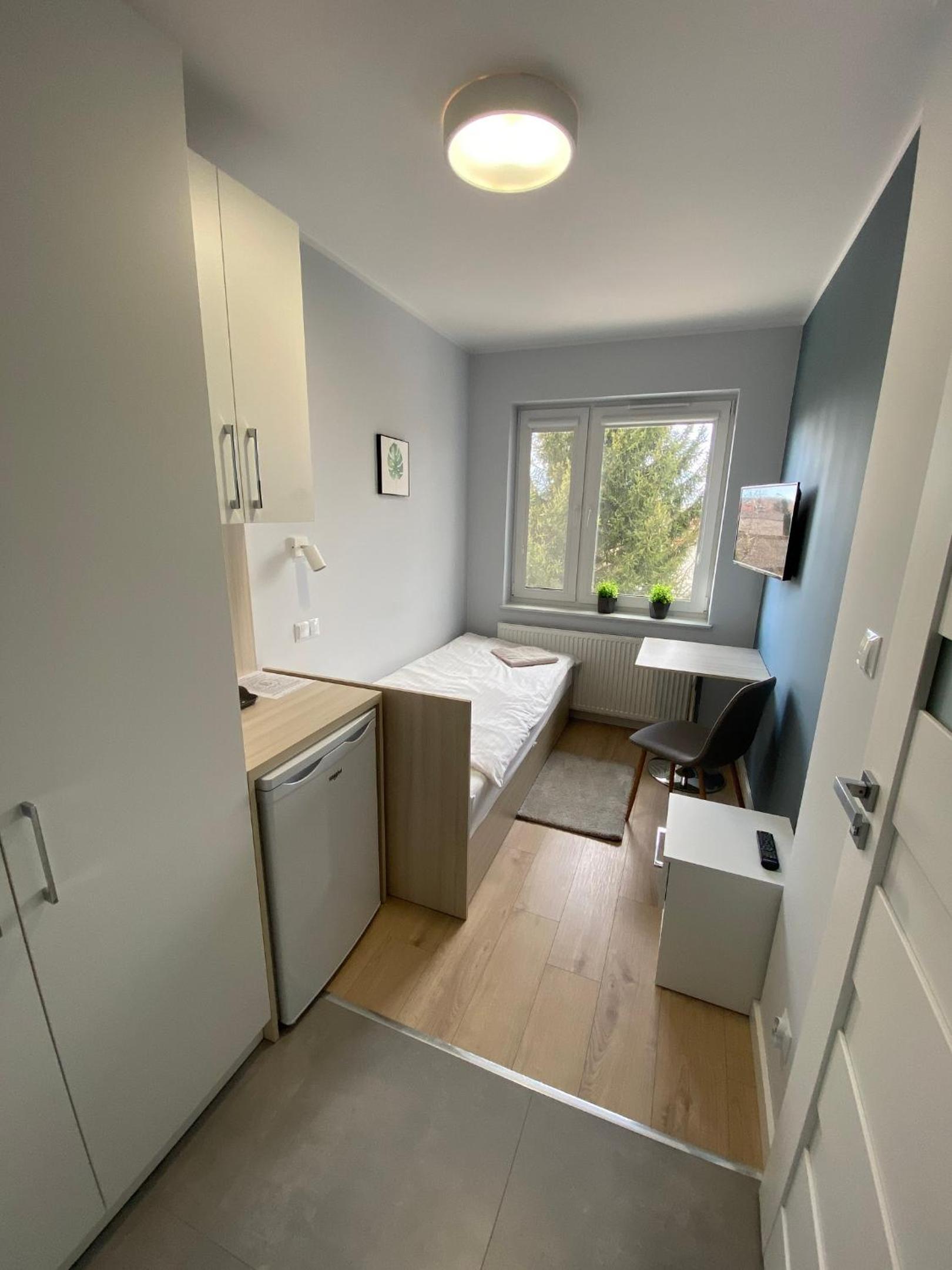 Single Room with Bathroom photo 1