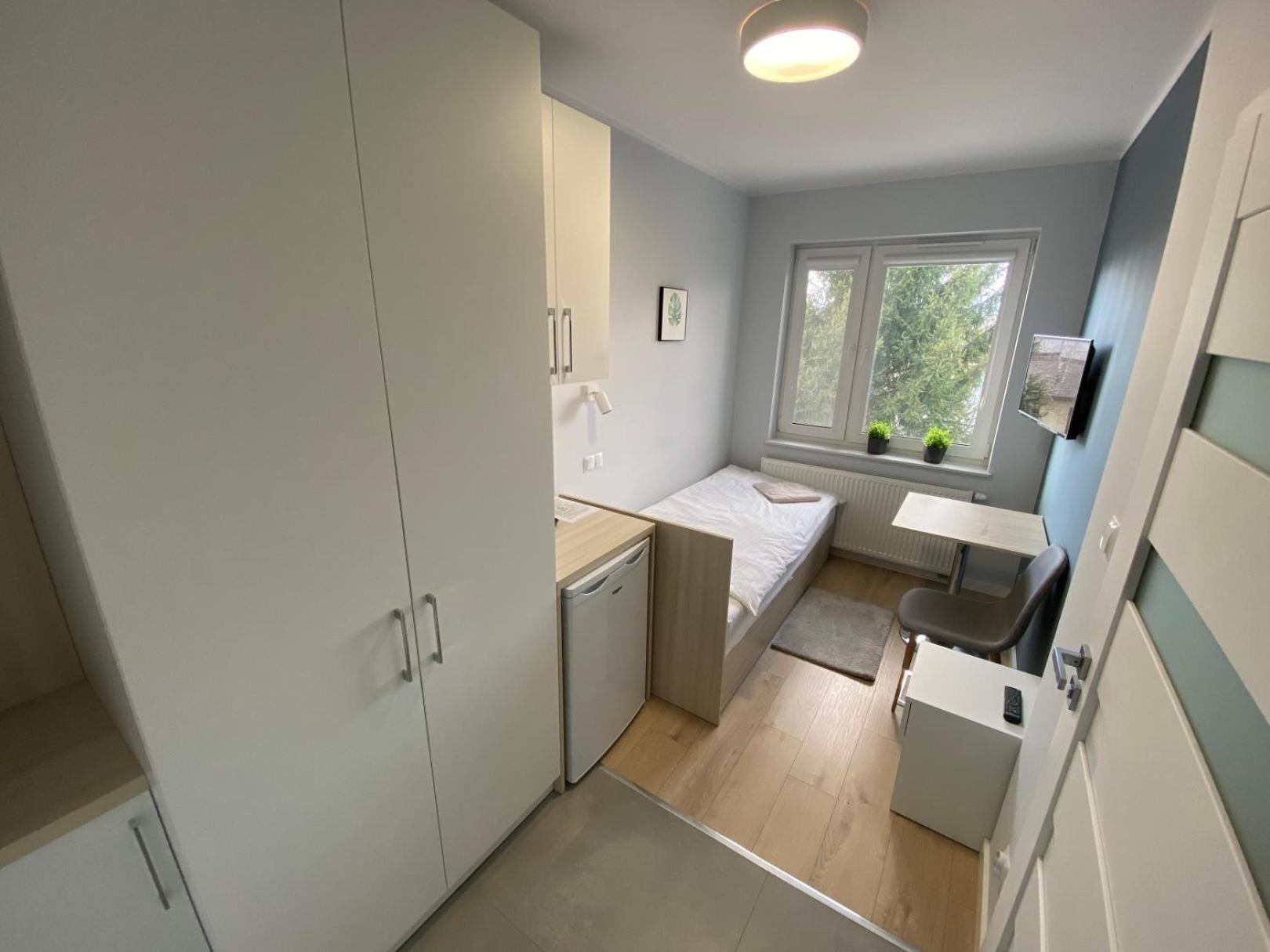 Single Room with Bathroom photo 2