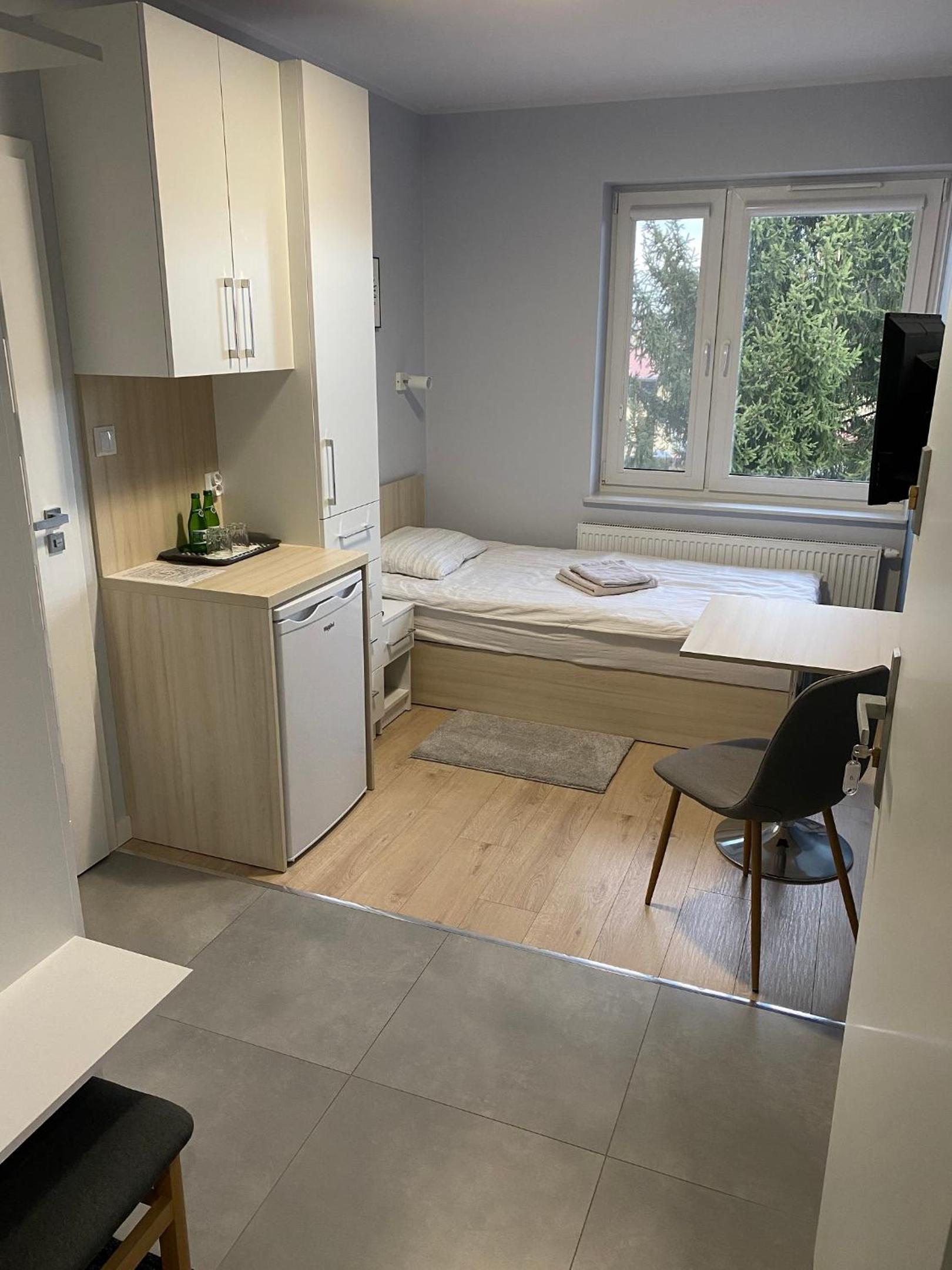Single Room with Bathroom photo 2