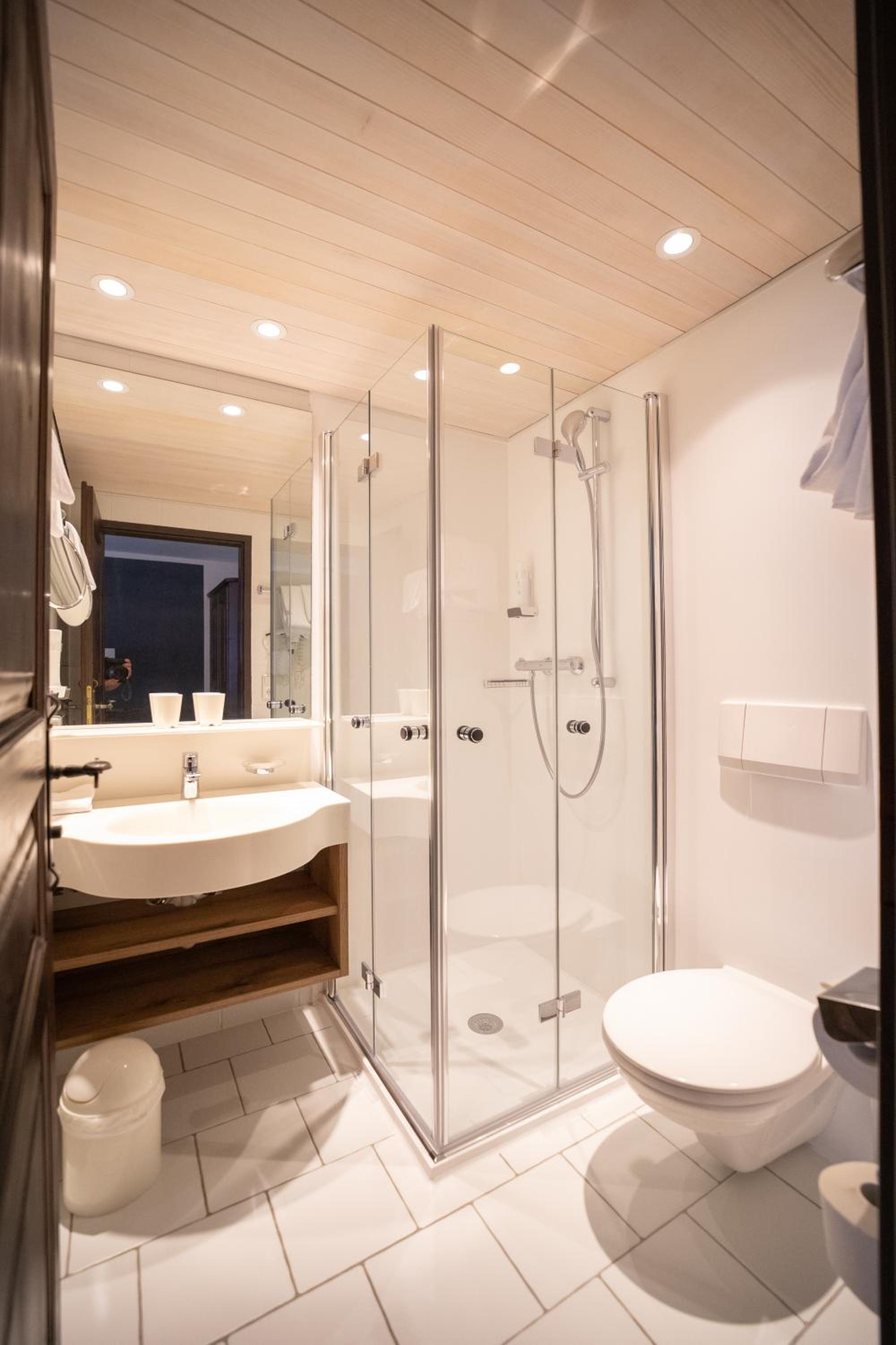 Standard Double Room with Air-Con - Photo 2