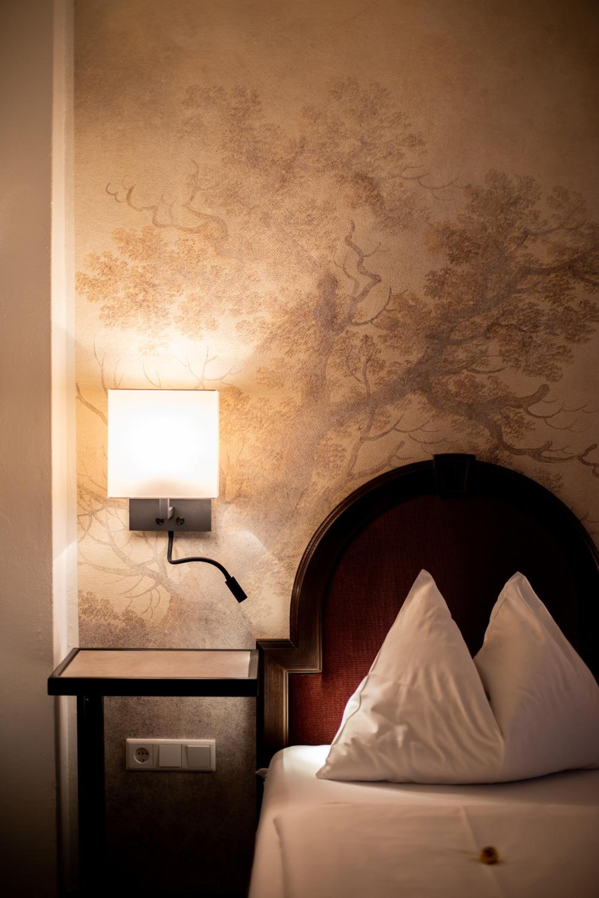 Standard Double Room - Photo 4