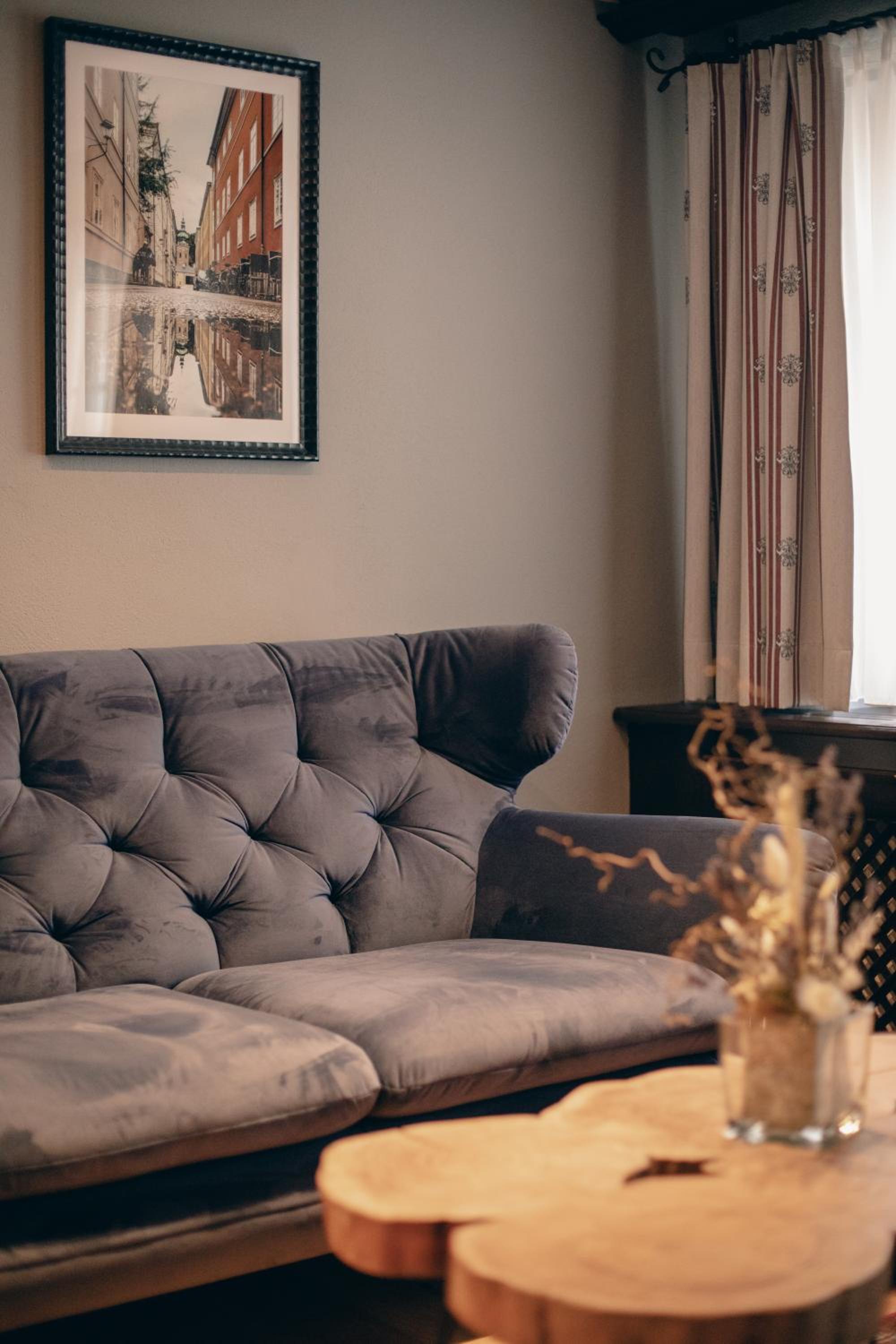 Luxury Apartment - Photo 5