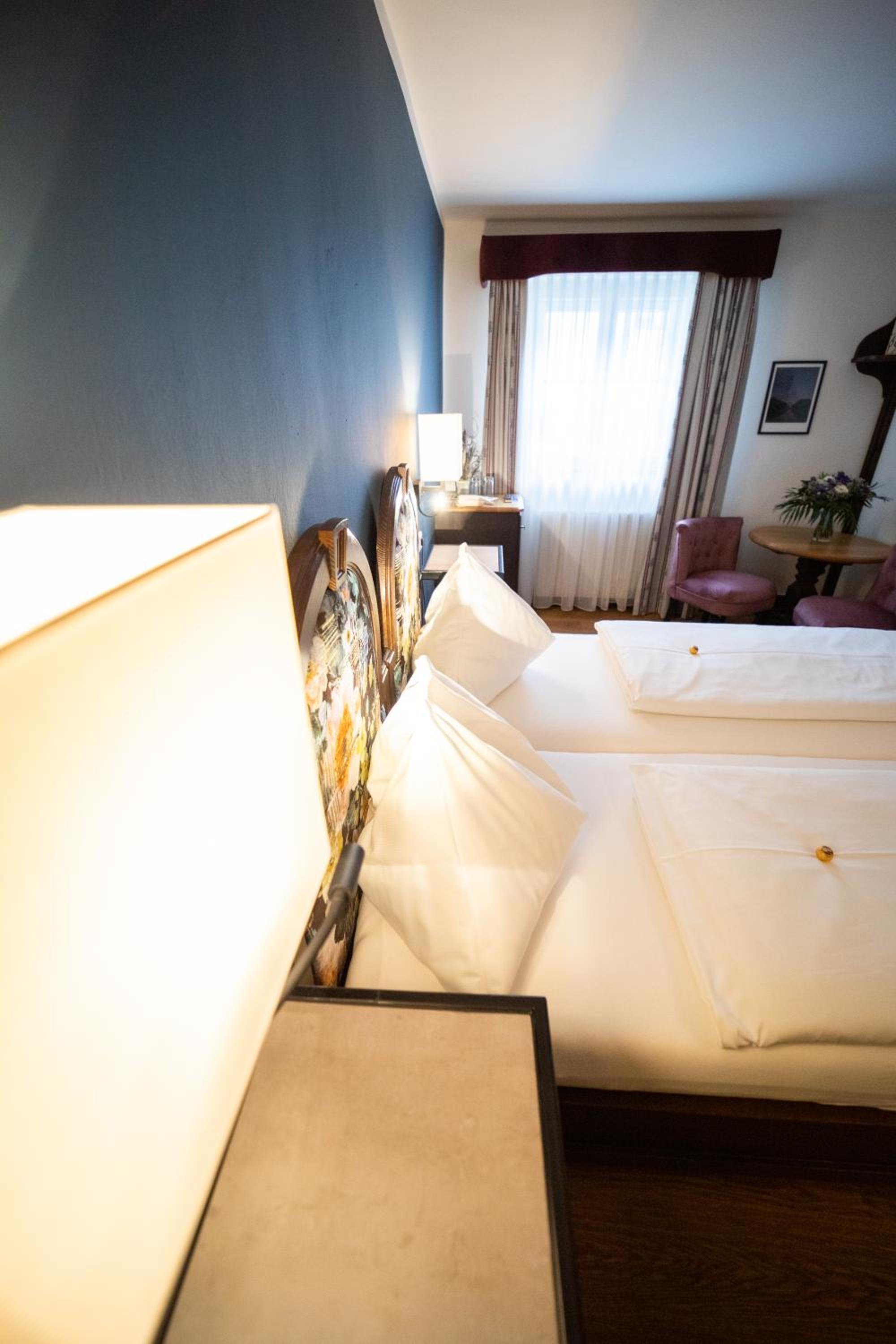 Small Double Room with Air-Con - Photo 2