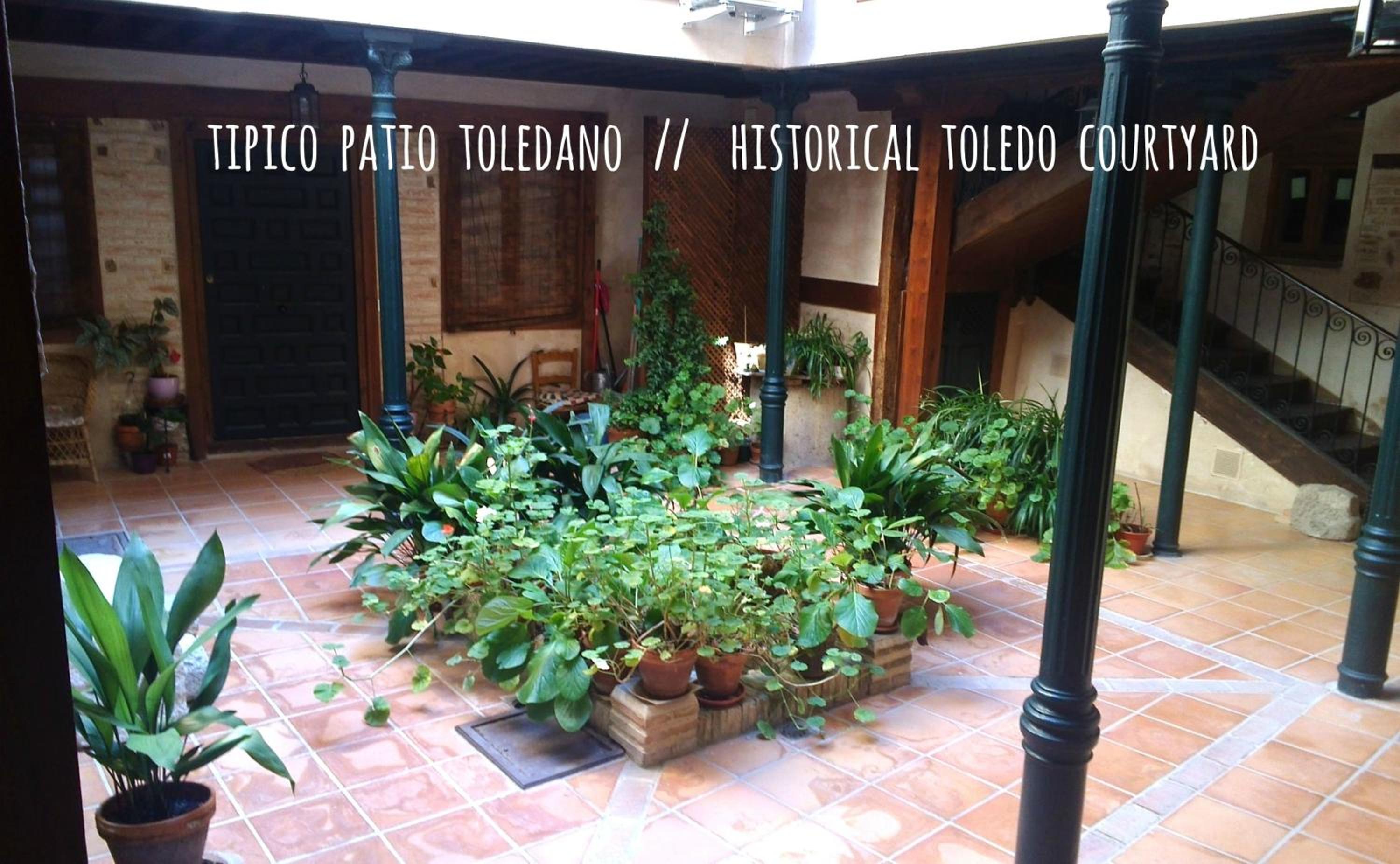 Apartment with Terrace - Photo 17