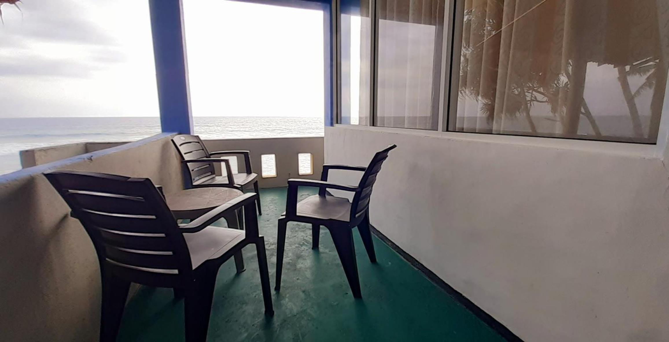Deluxe Double Room with Balcony and Sea View photo 3