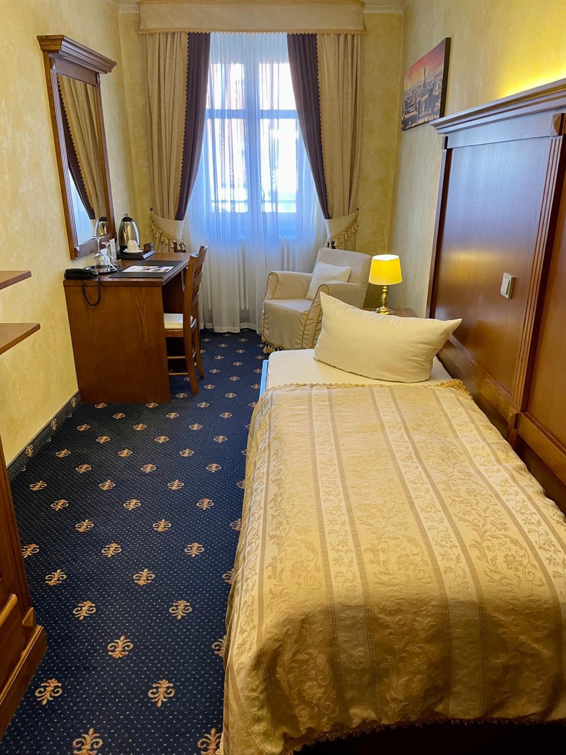 Einzelzimmer Hotel **** photo 1