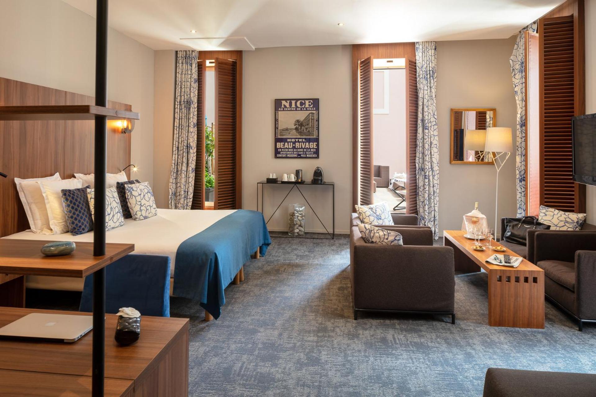 Junior Suite with Terrace and Beach Package