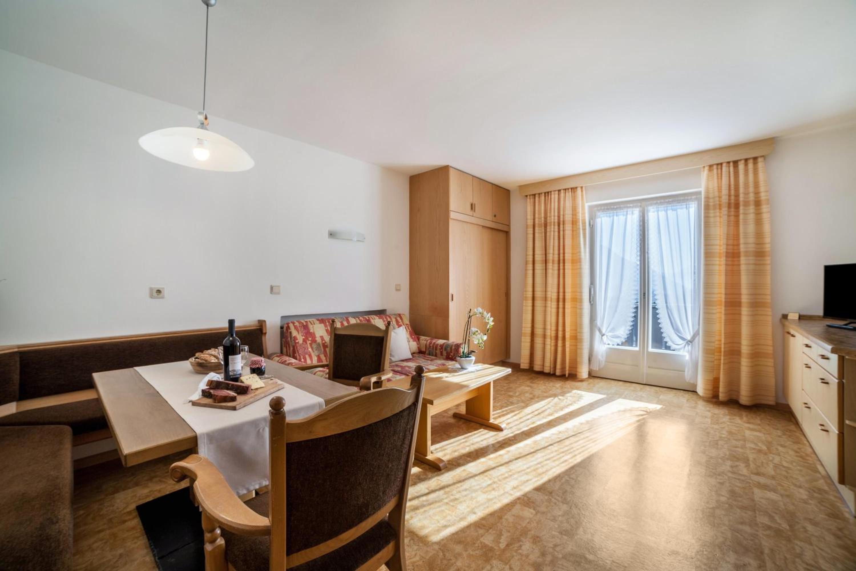 Superior One-Bedroom Apartment with Balcony