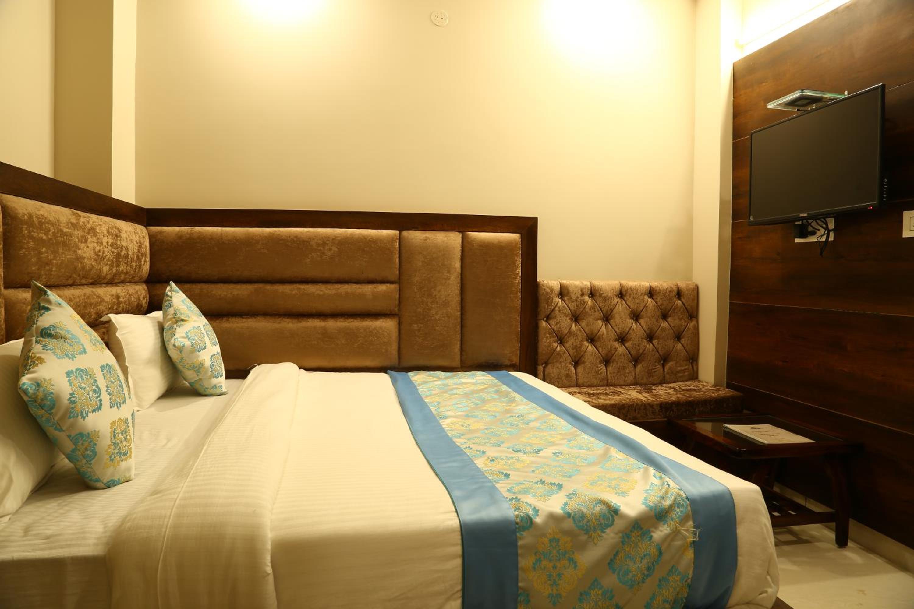 Small Double Room - Photo 5