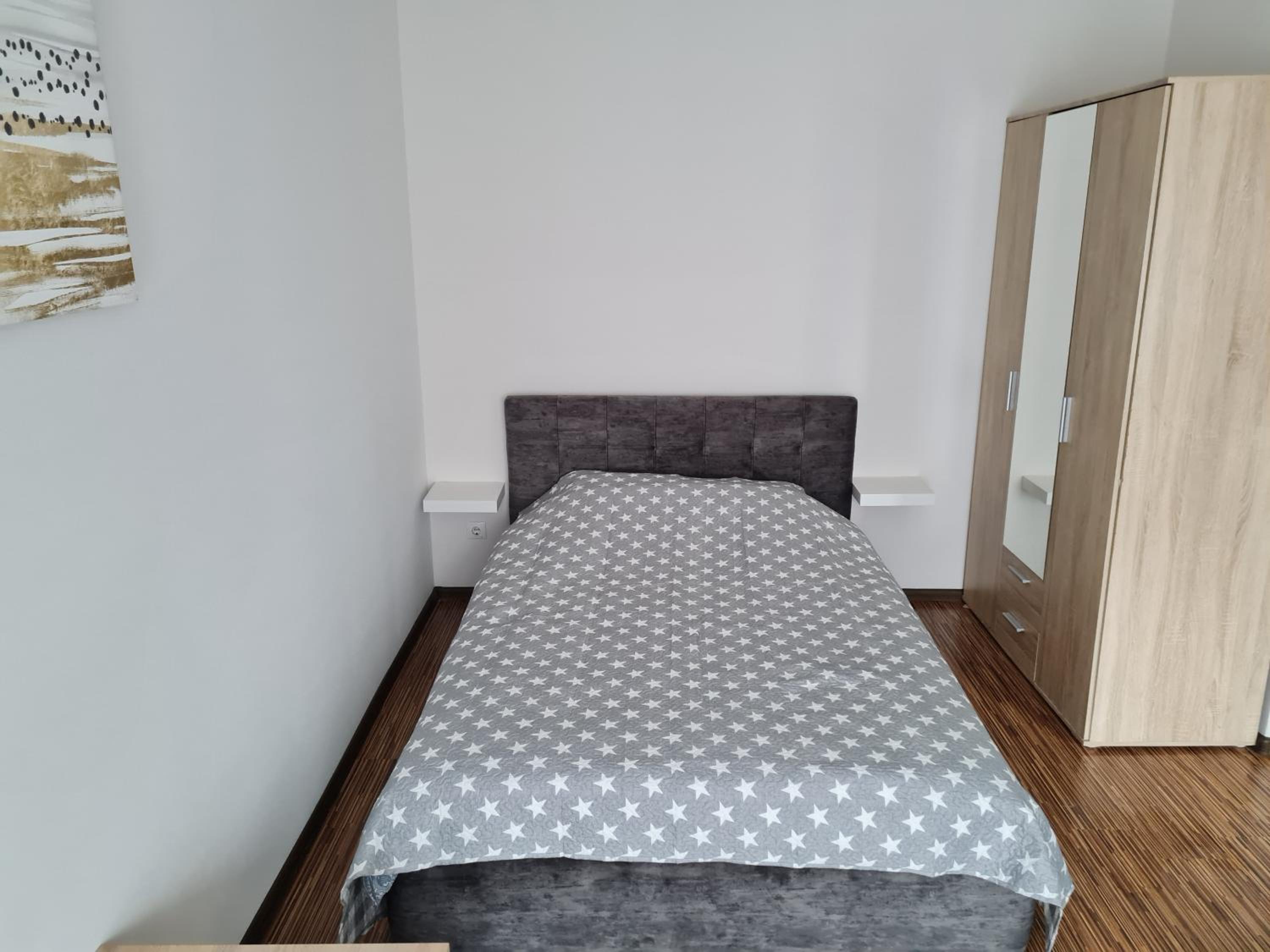Apartment - Photo 2