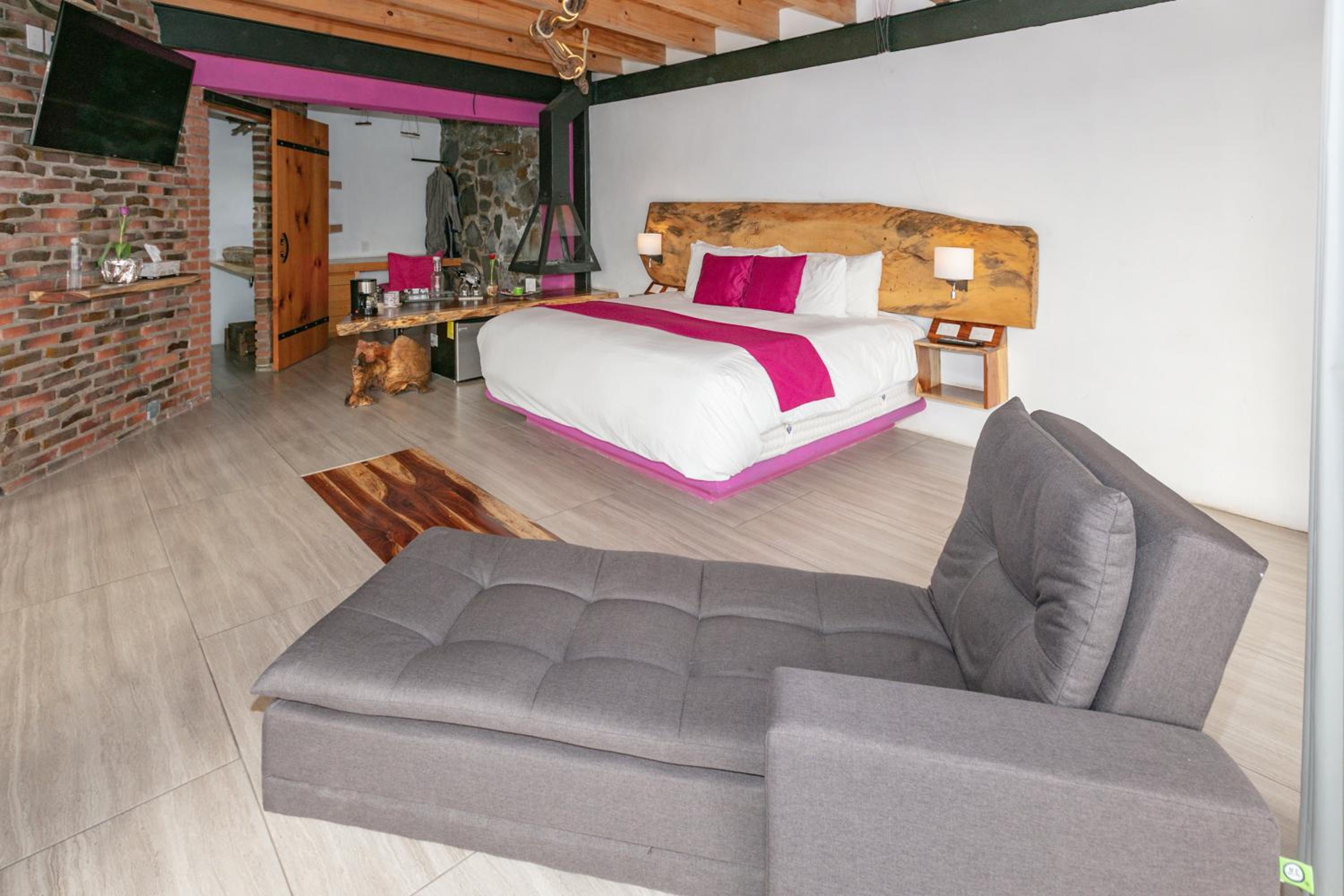 Deluxe Double or Twin Room with Lake View - Photo 3