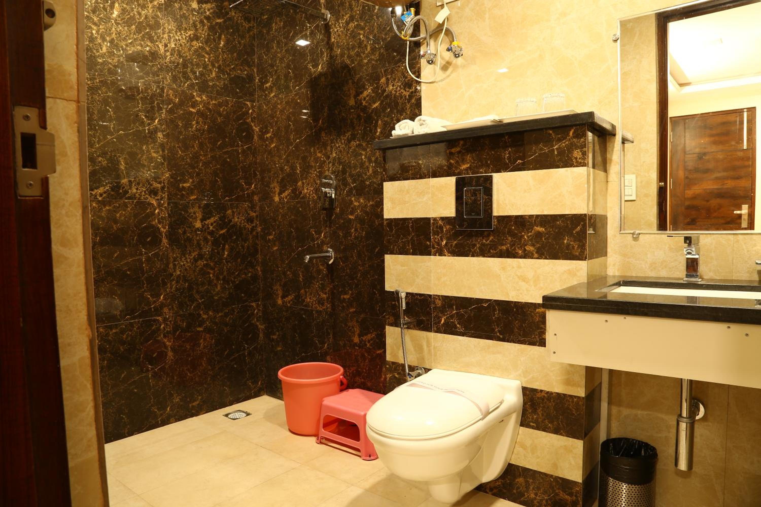 Small Double Room - Photo 4