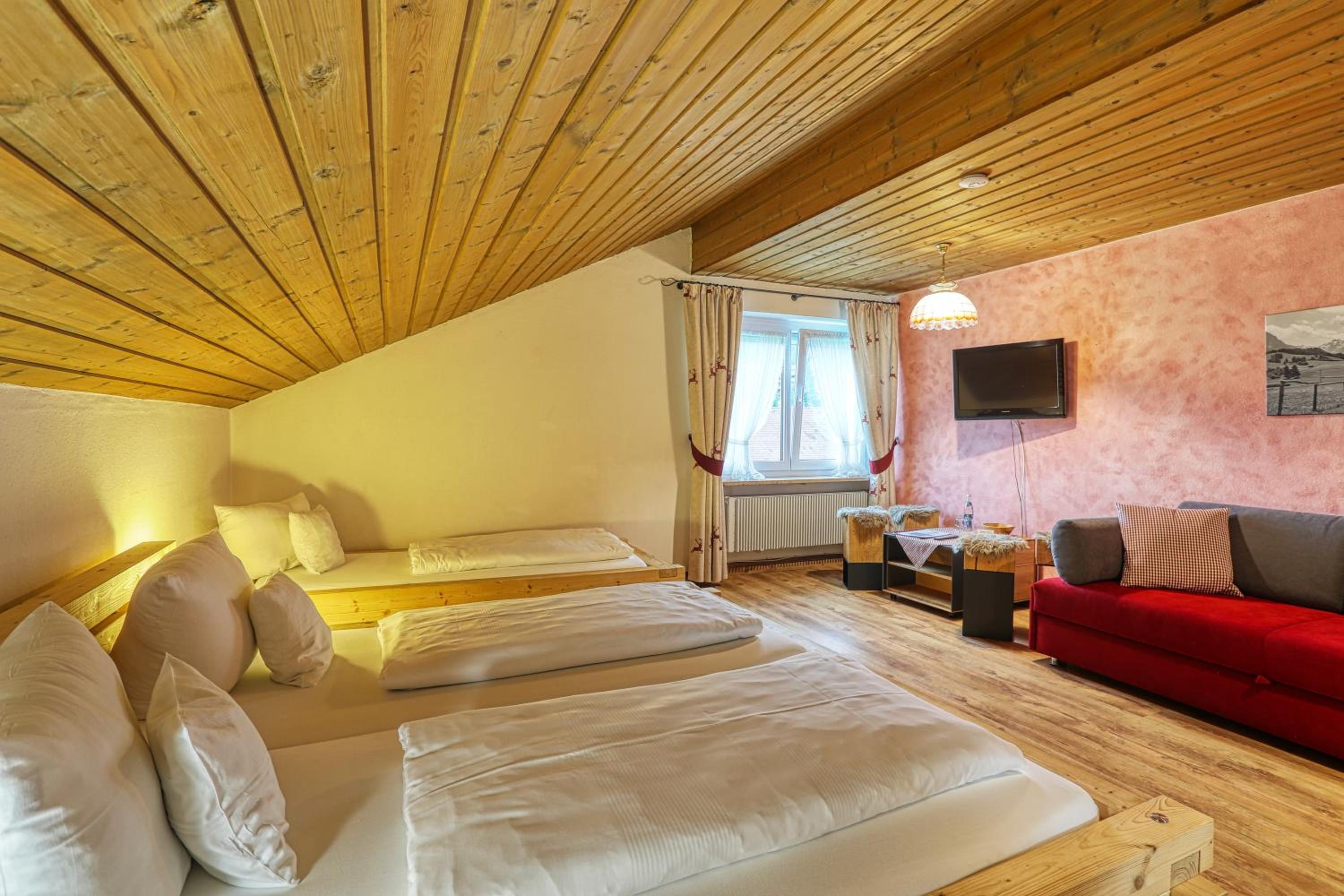 Classic Quadruple Room