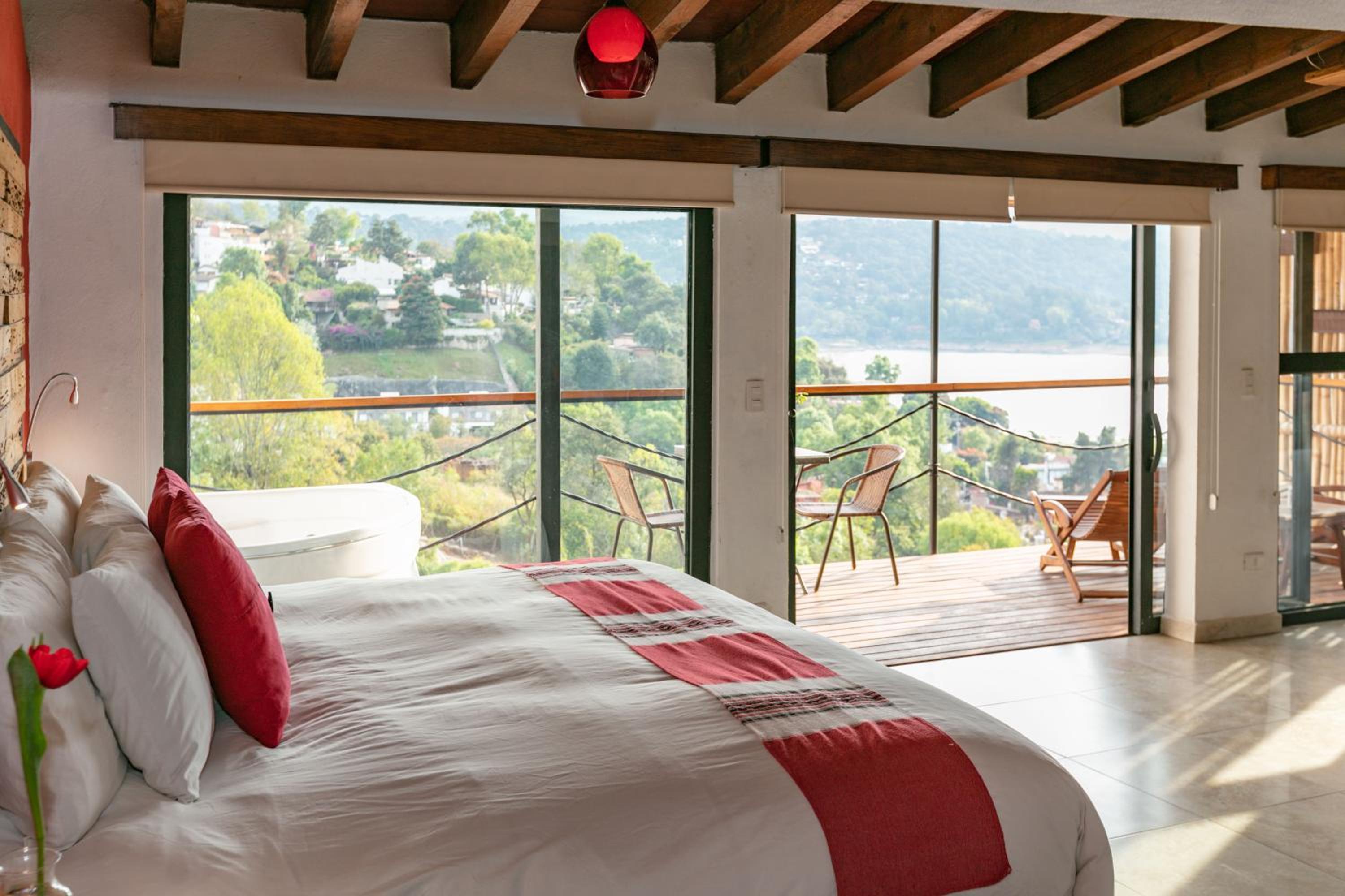 Deluxe Twin Room with Sea View - Photo 15