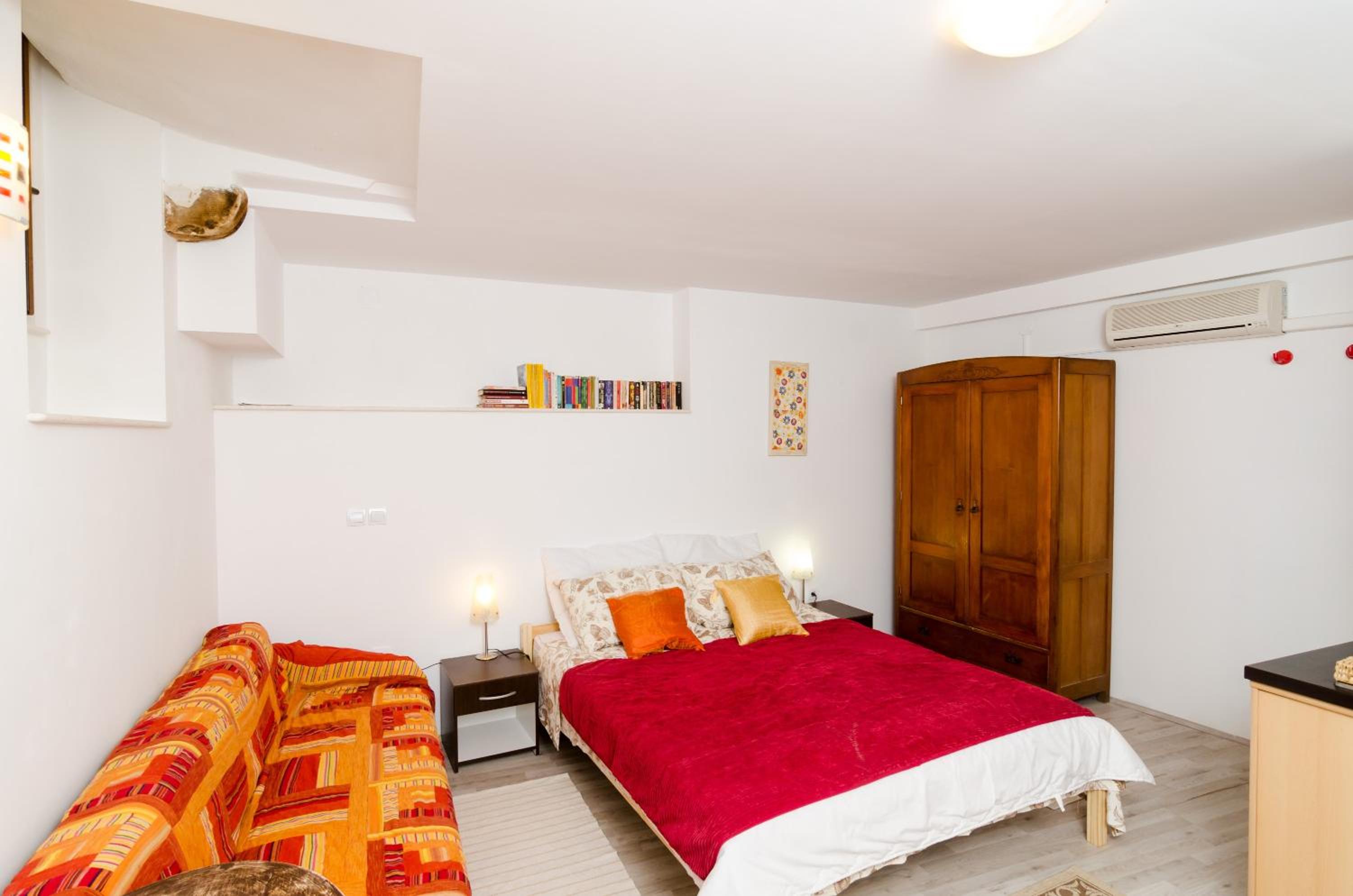Studio Apartment